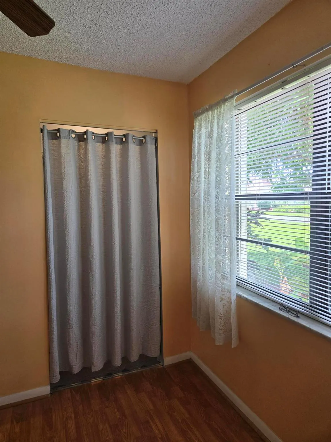 2050 Oleander Boulevard, #4-106