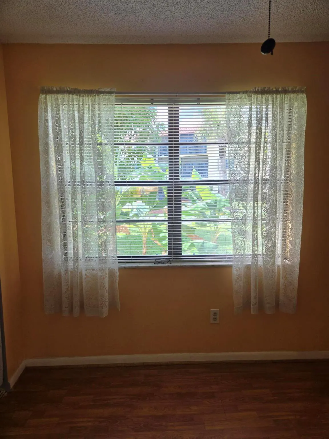 2050 Oleander Boulevard, #4-106