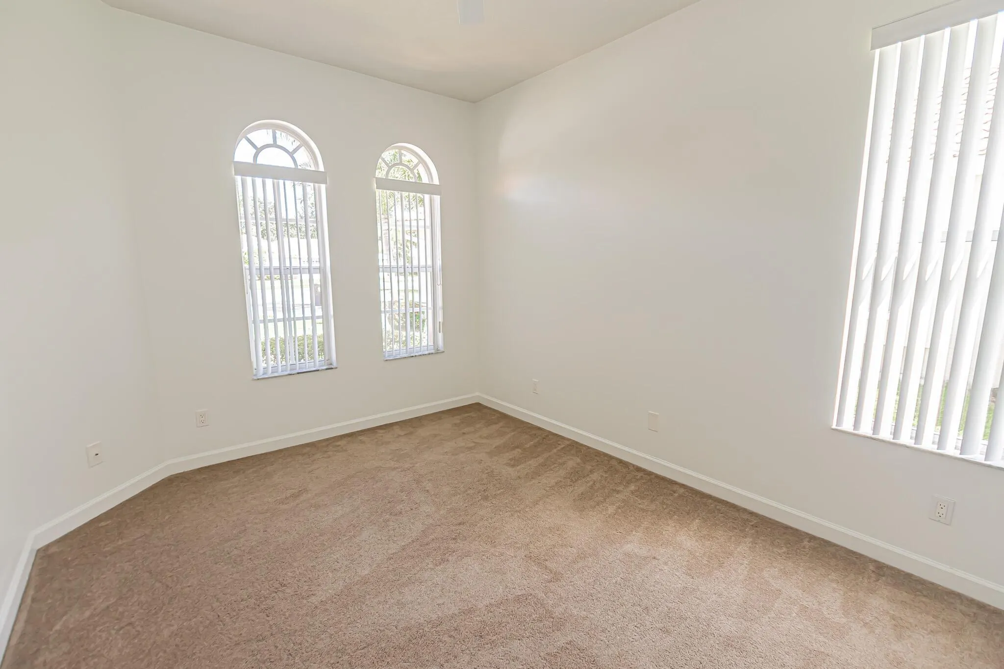 603 SW Treasure Cove
