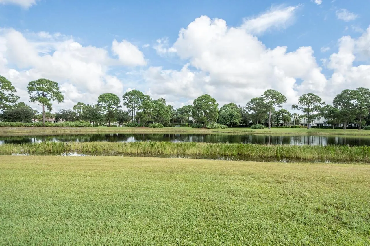 603 SW Treasure Cove