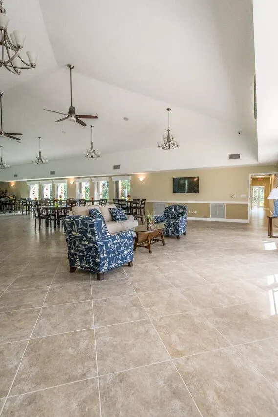 603 SW Treasure Cove