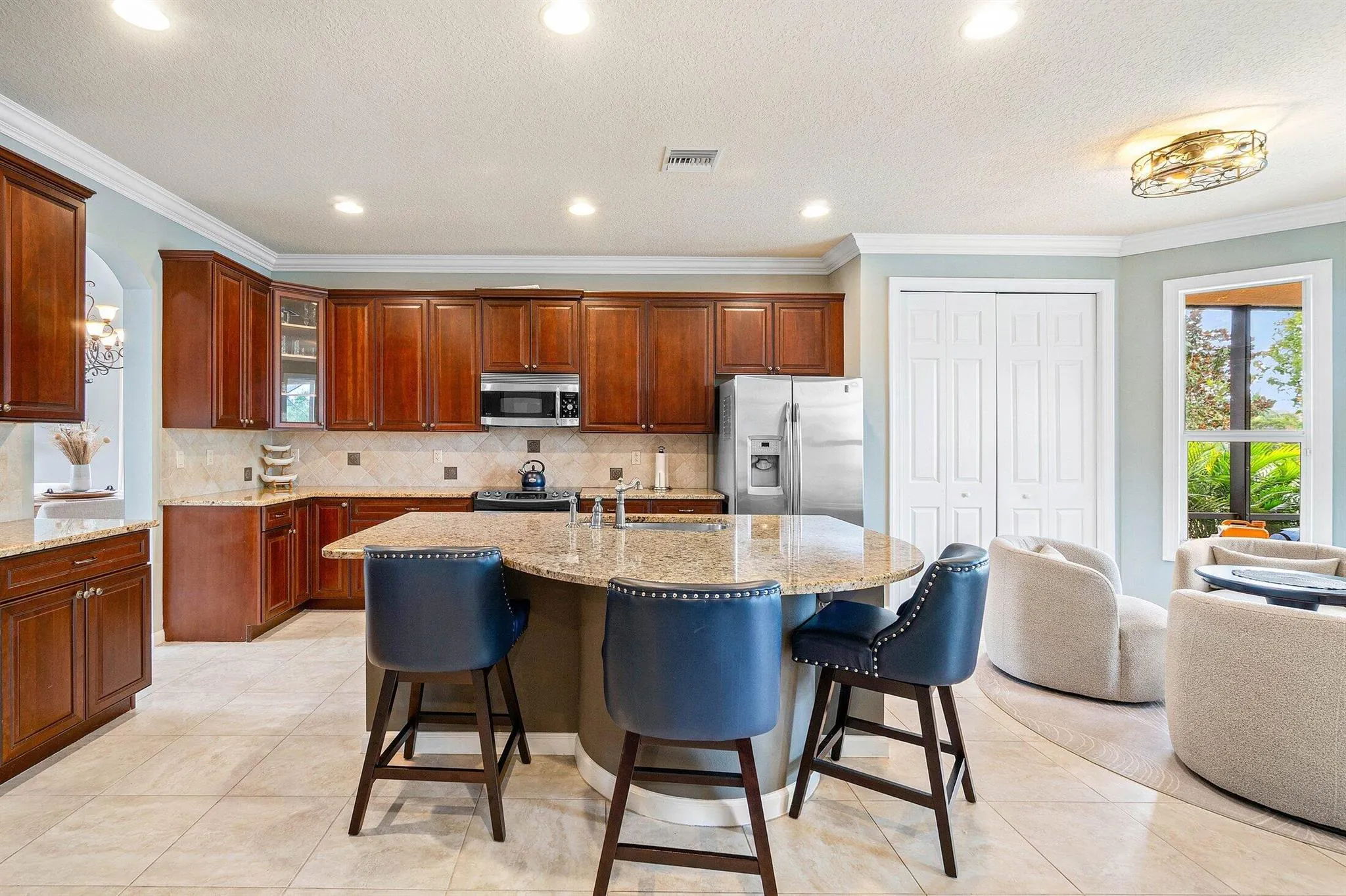1414 SE Summit Trail