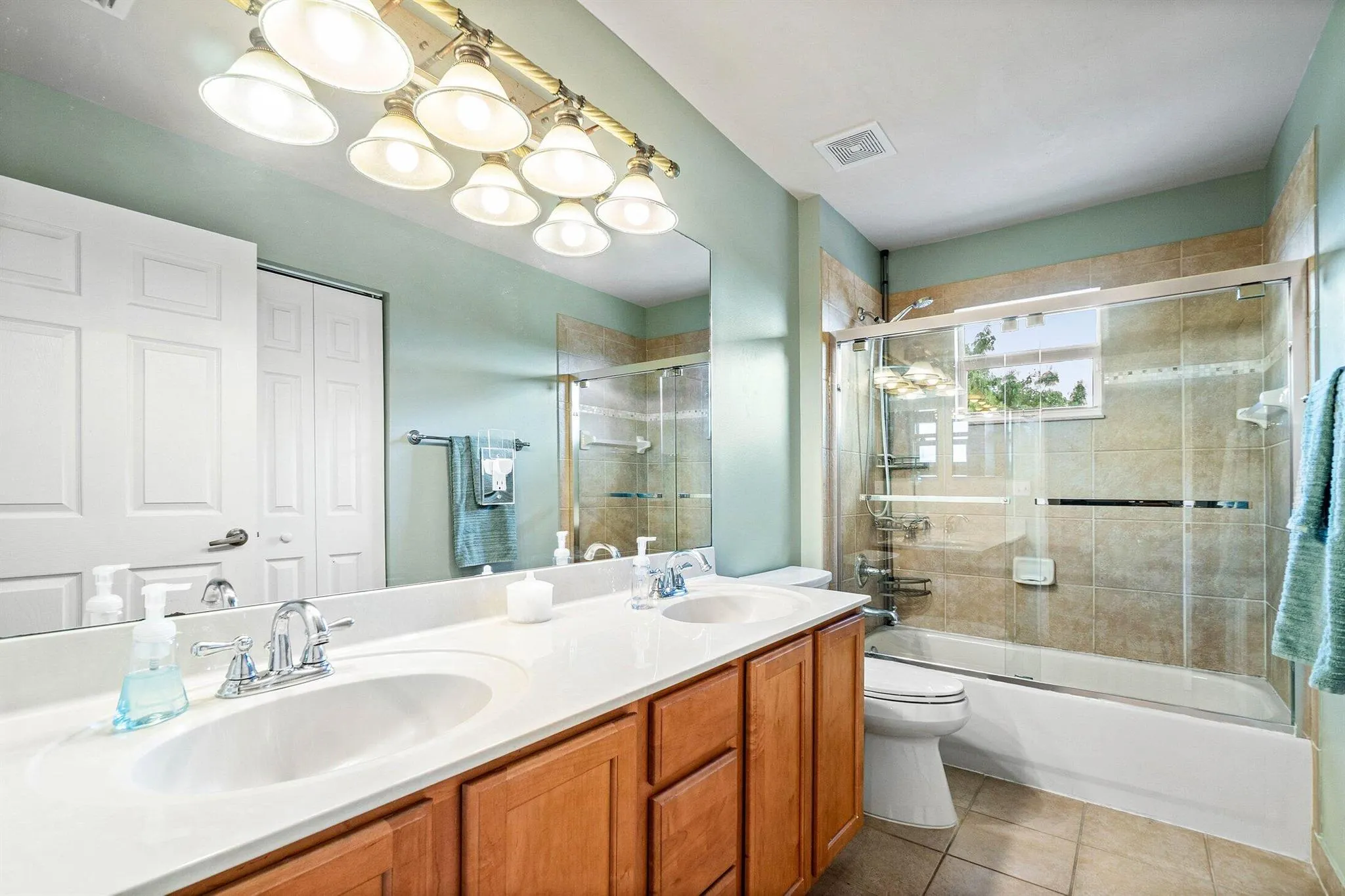 1414 SE Summit Trail