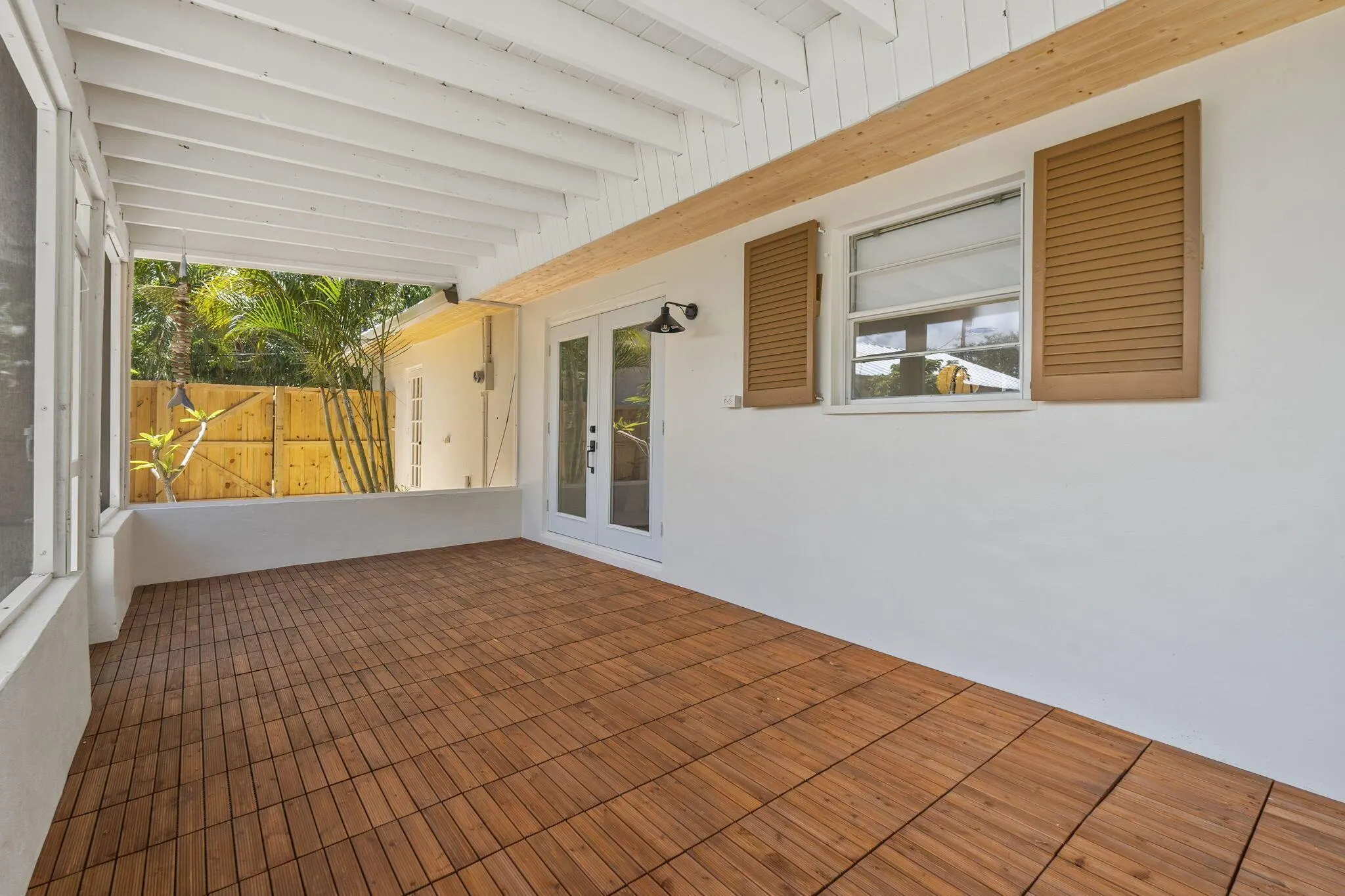636 NE Waverly Terrace
