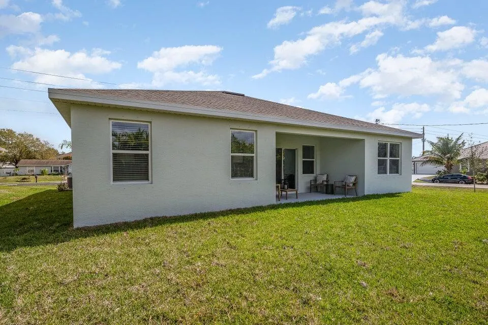 862 SW College Park Road