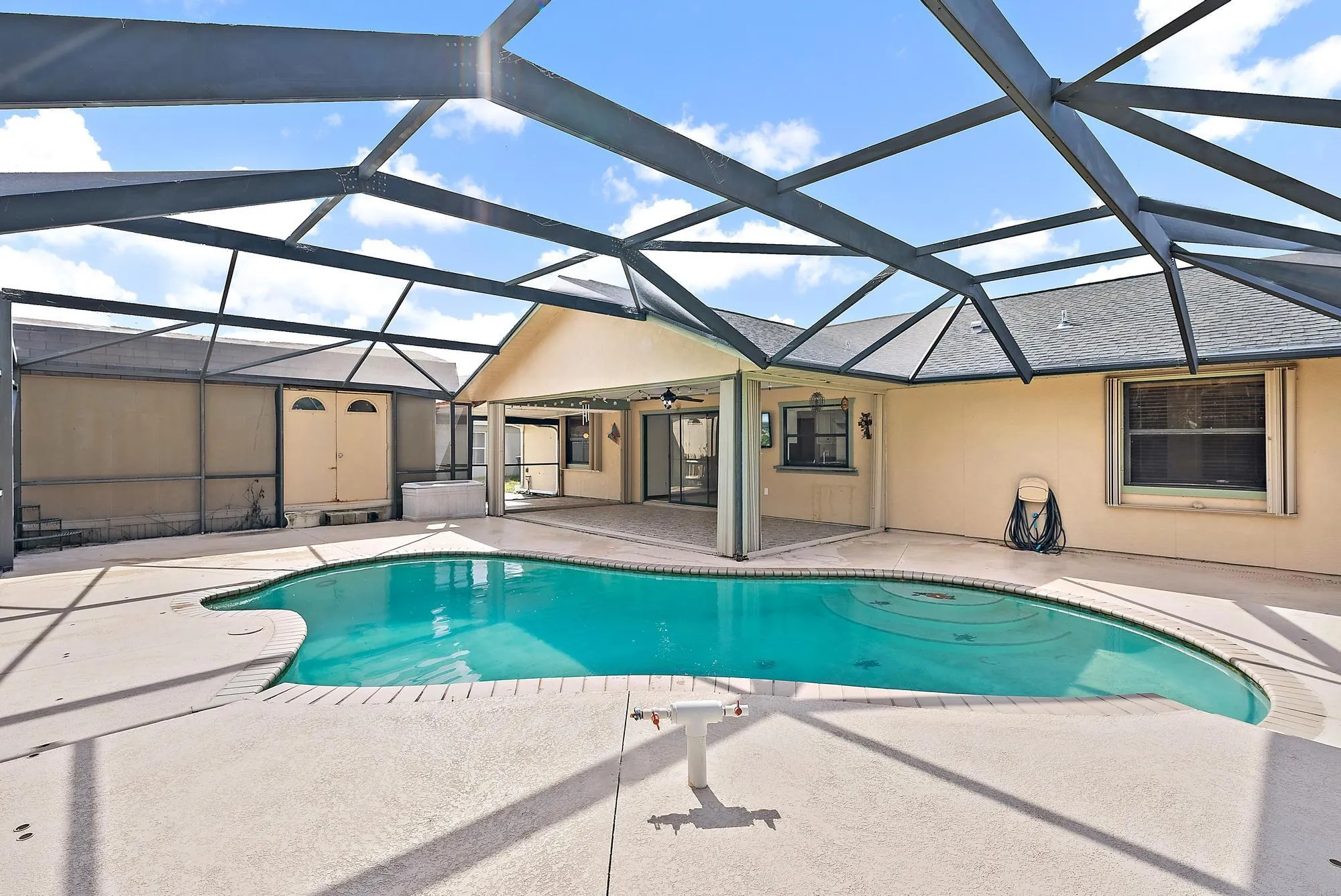 489 SE Evergreen Terrace