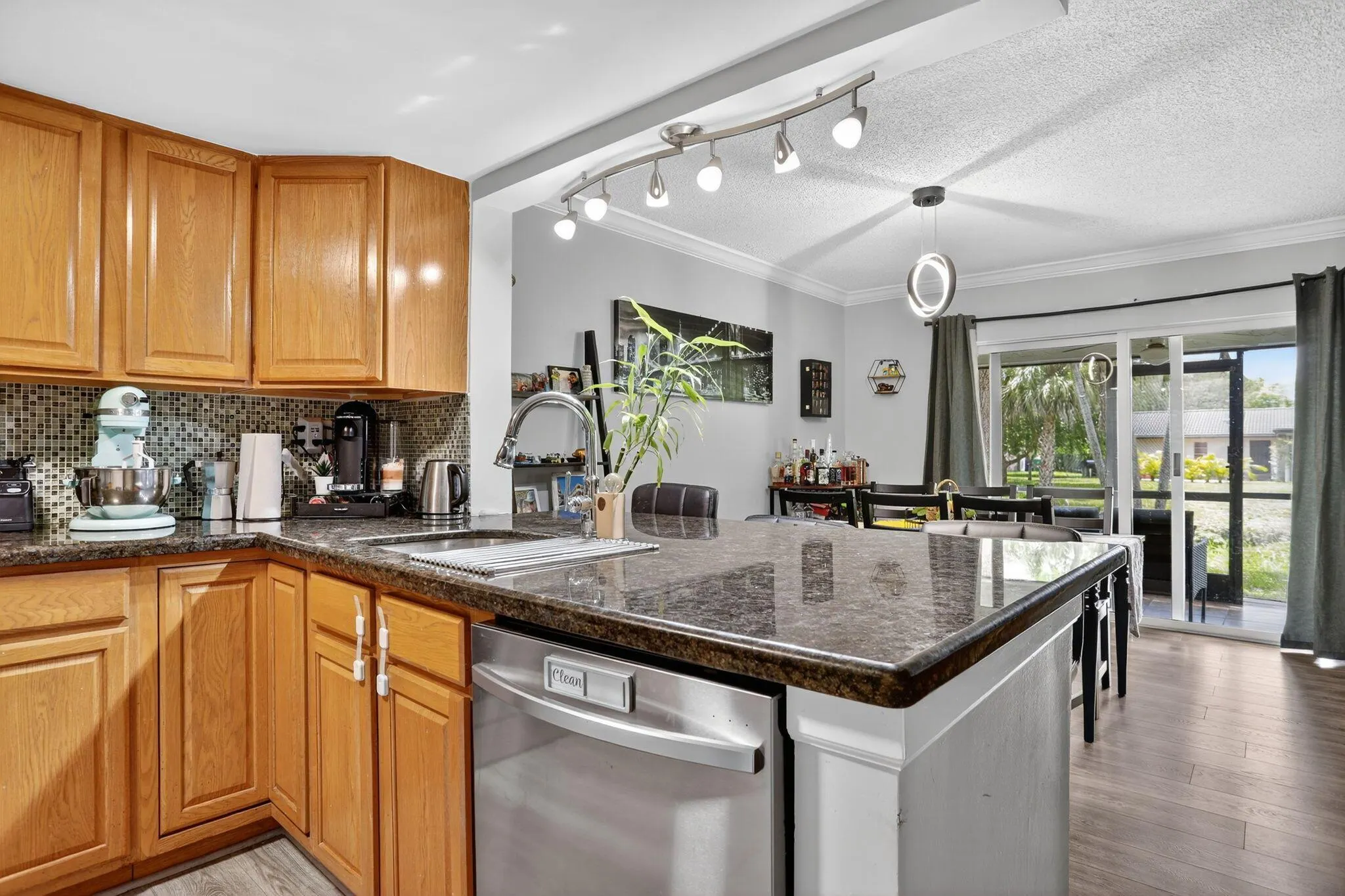 9050 NW 28th Street, #123