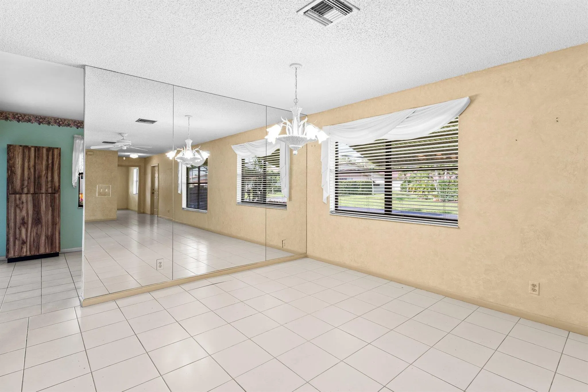 1736 Palmland Drive