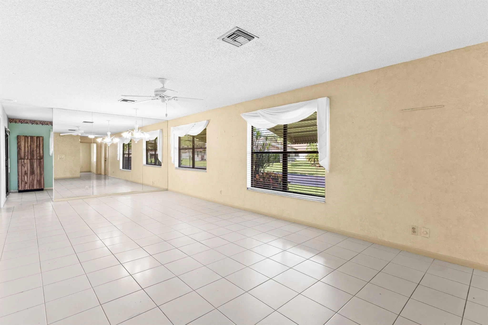 1736 Palmland Drive