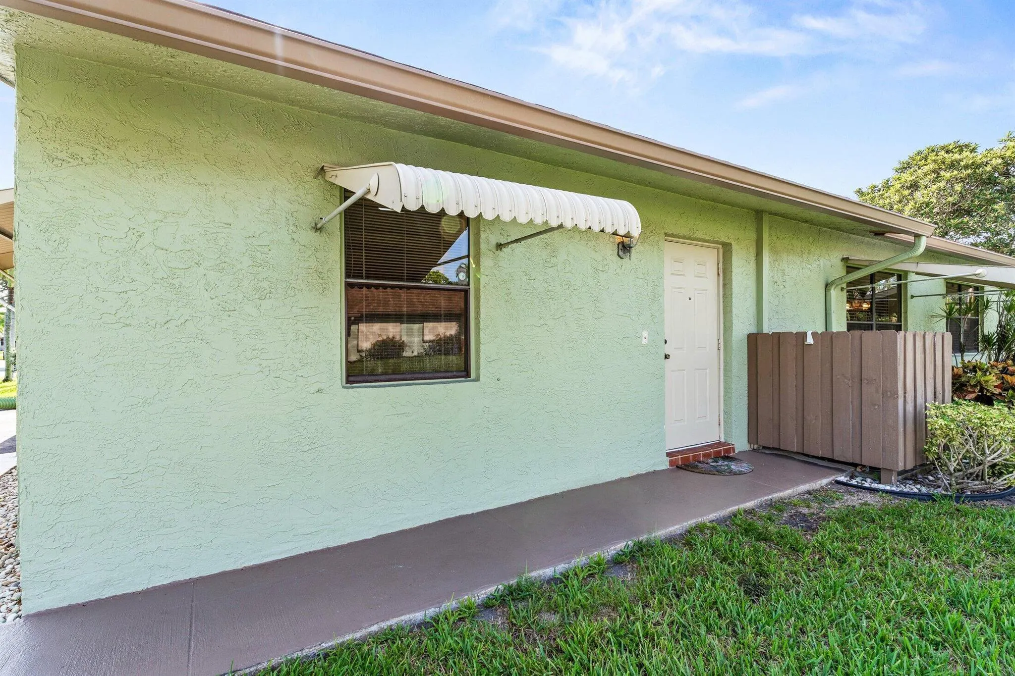 1736 Palmland Drive