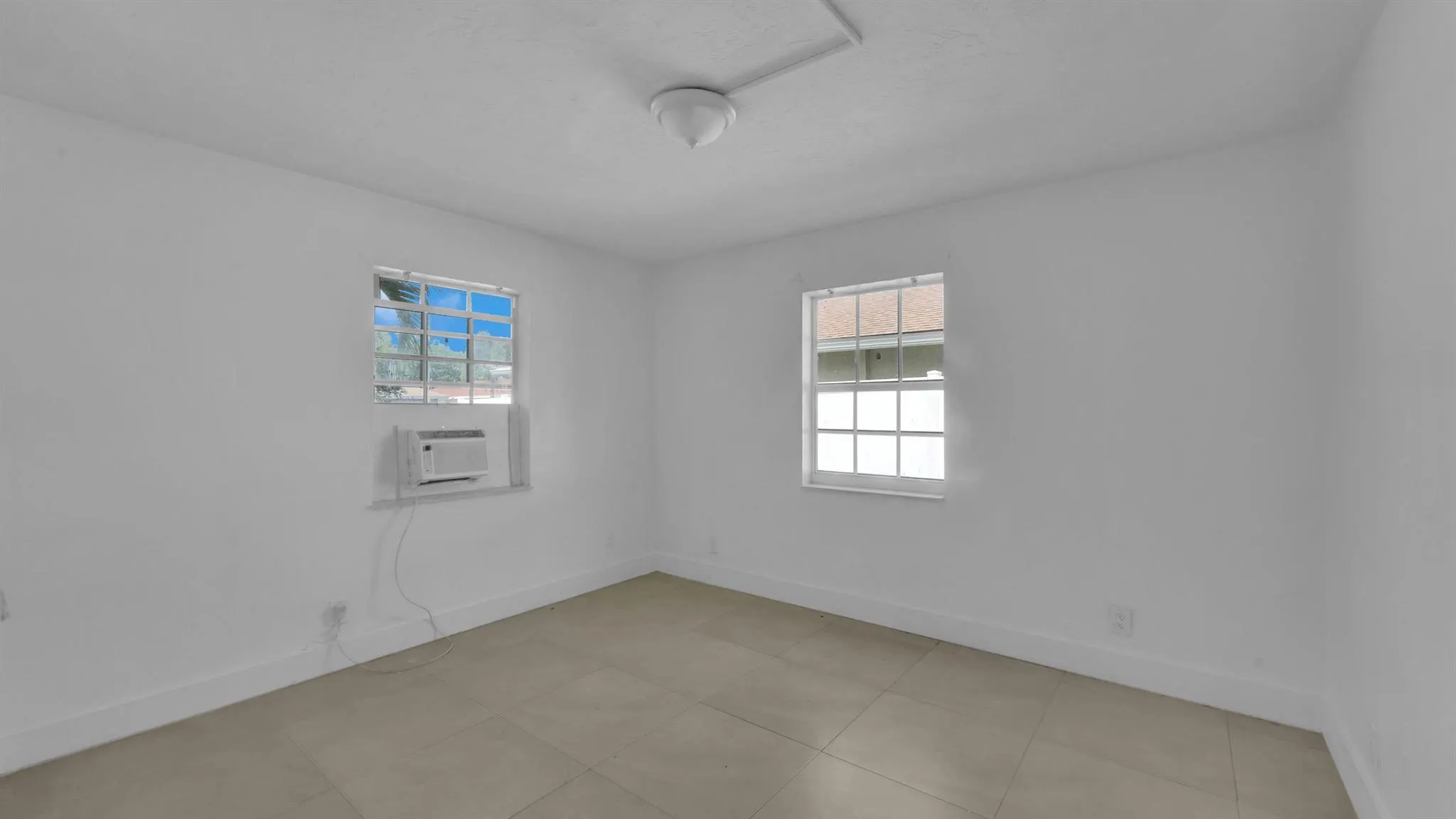 715 Washington Avenue, #1-4