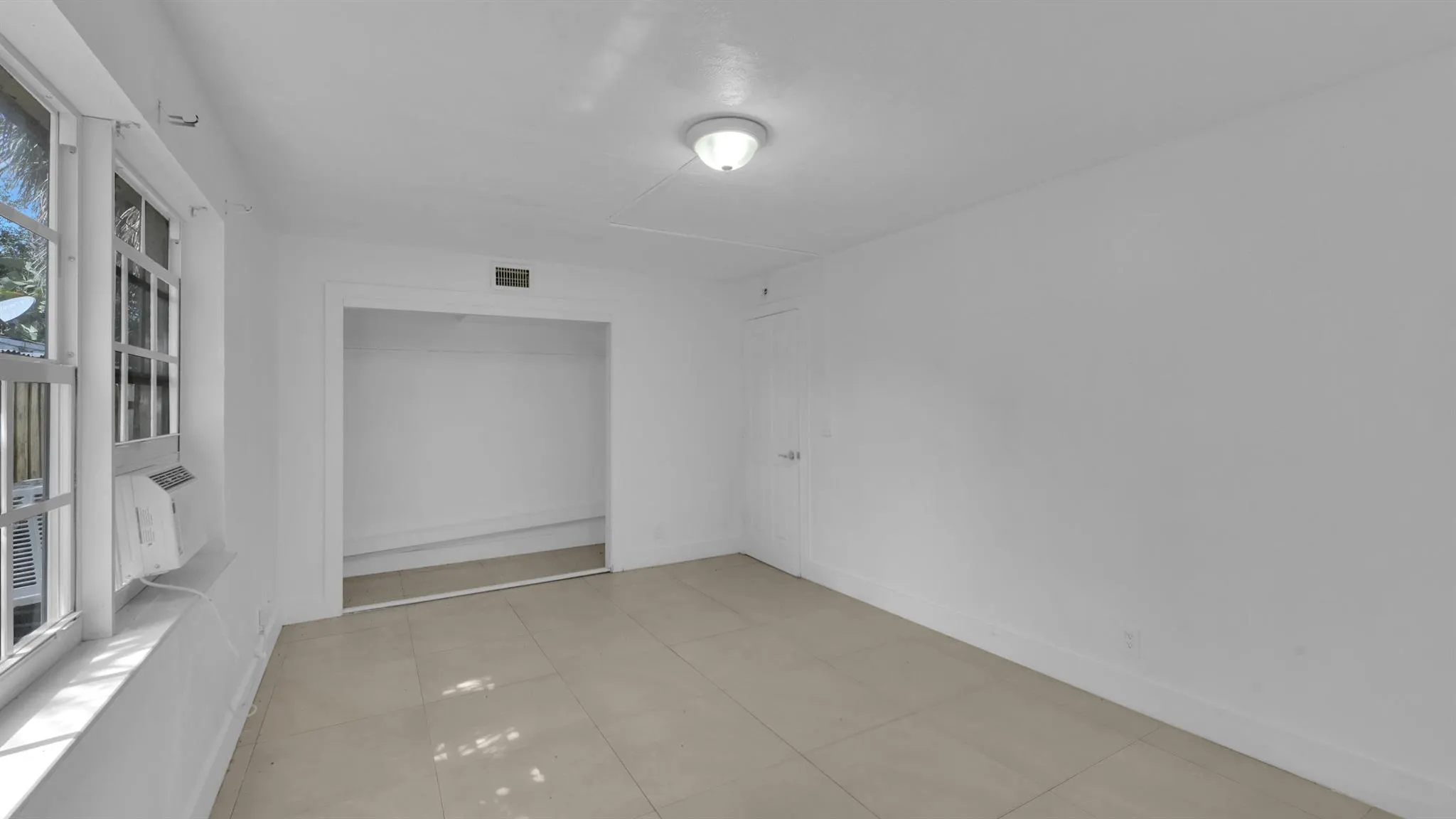 715 Washington Avenue, #1-4