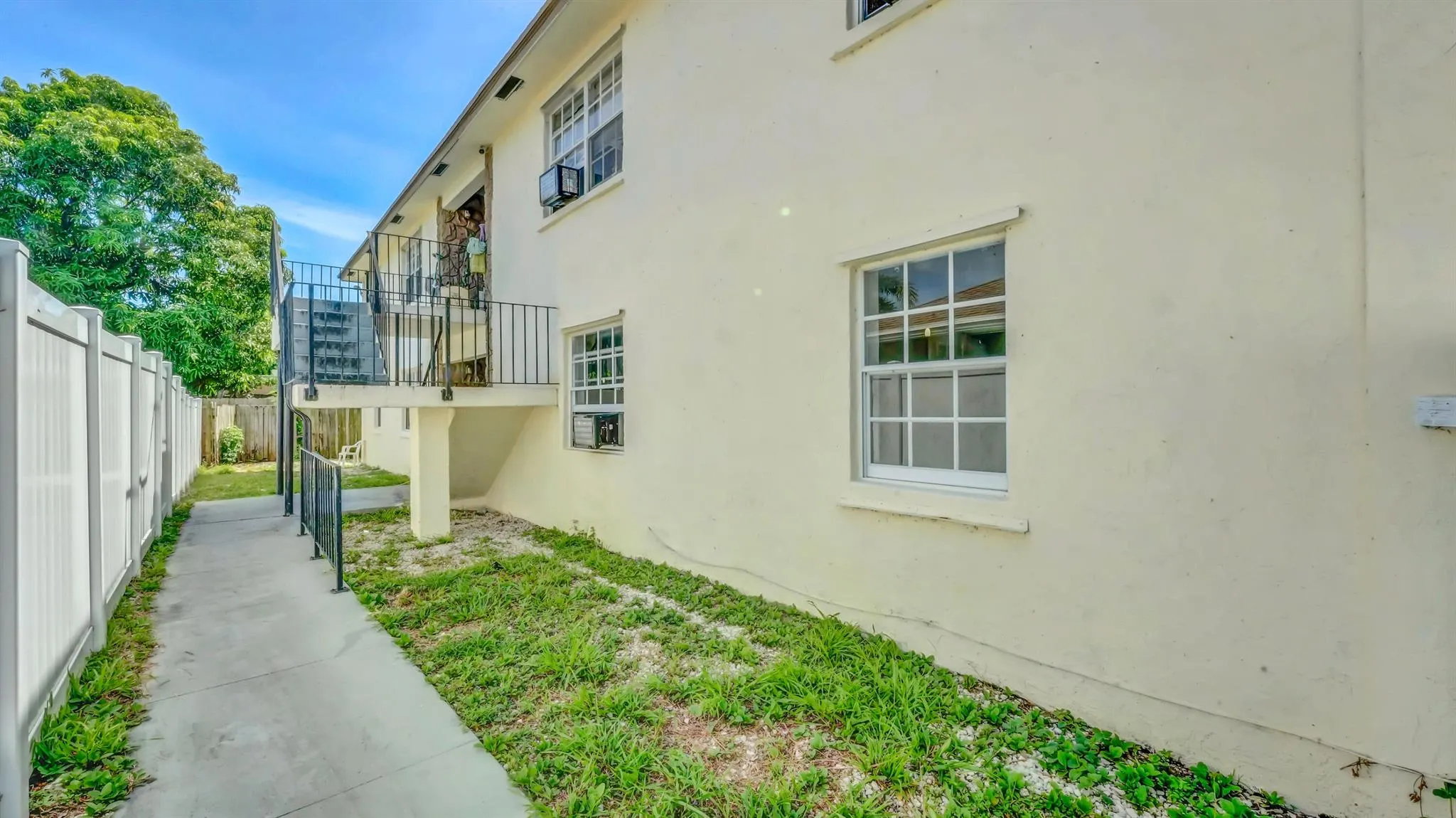 715 Washington Avenue, #1-4