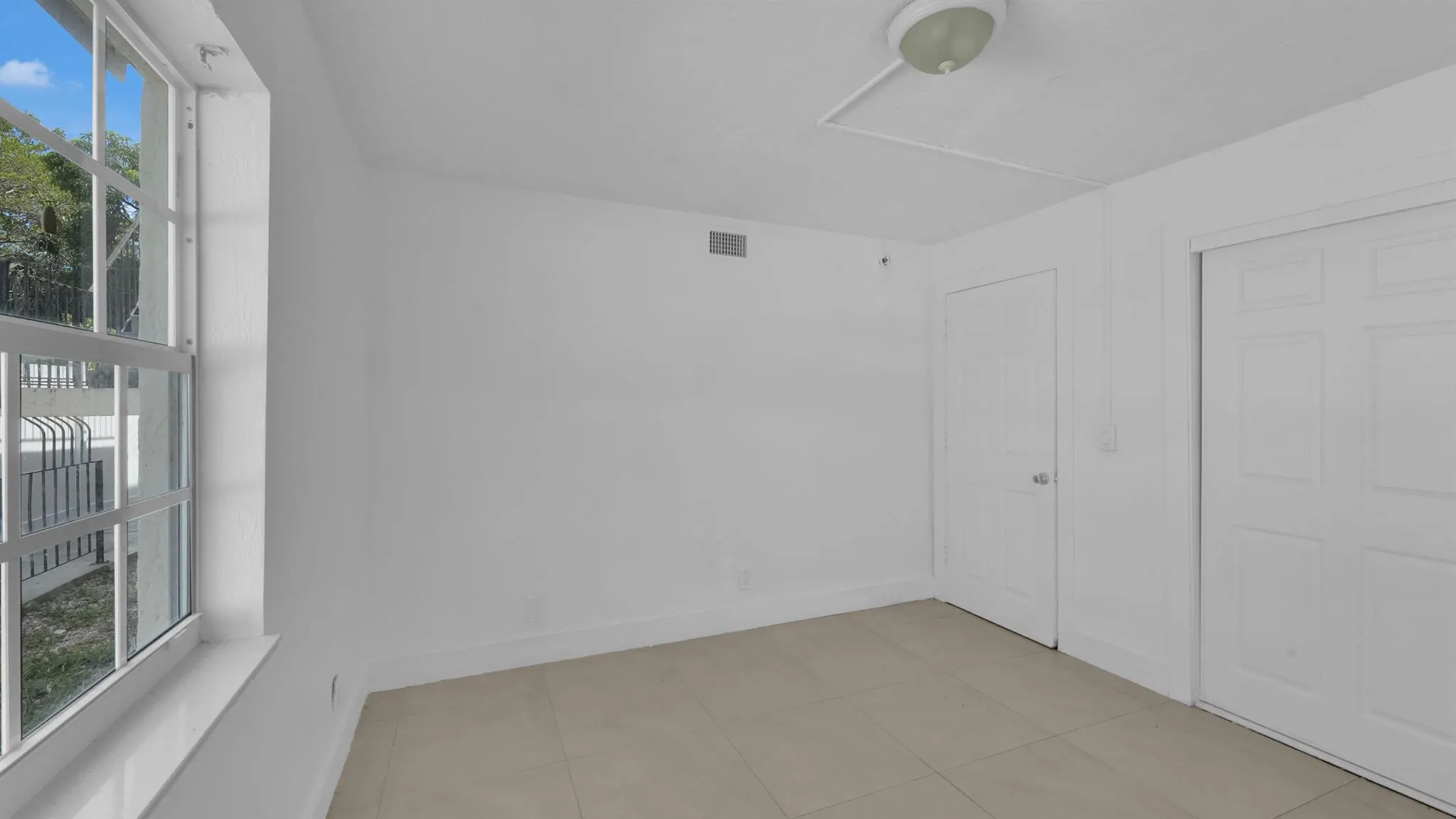 715 Washington Avenue, #1-4
