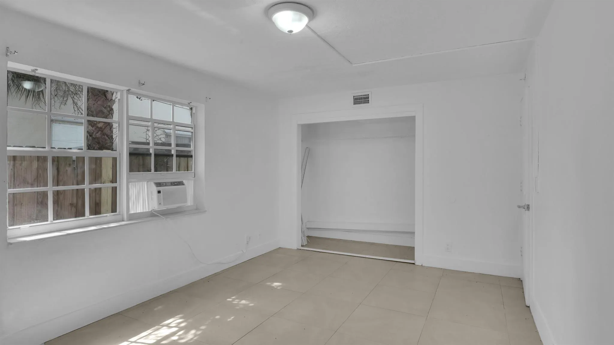 715 Washington Avenue, #1-4