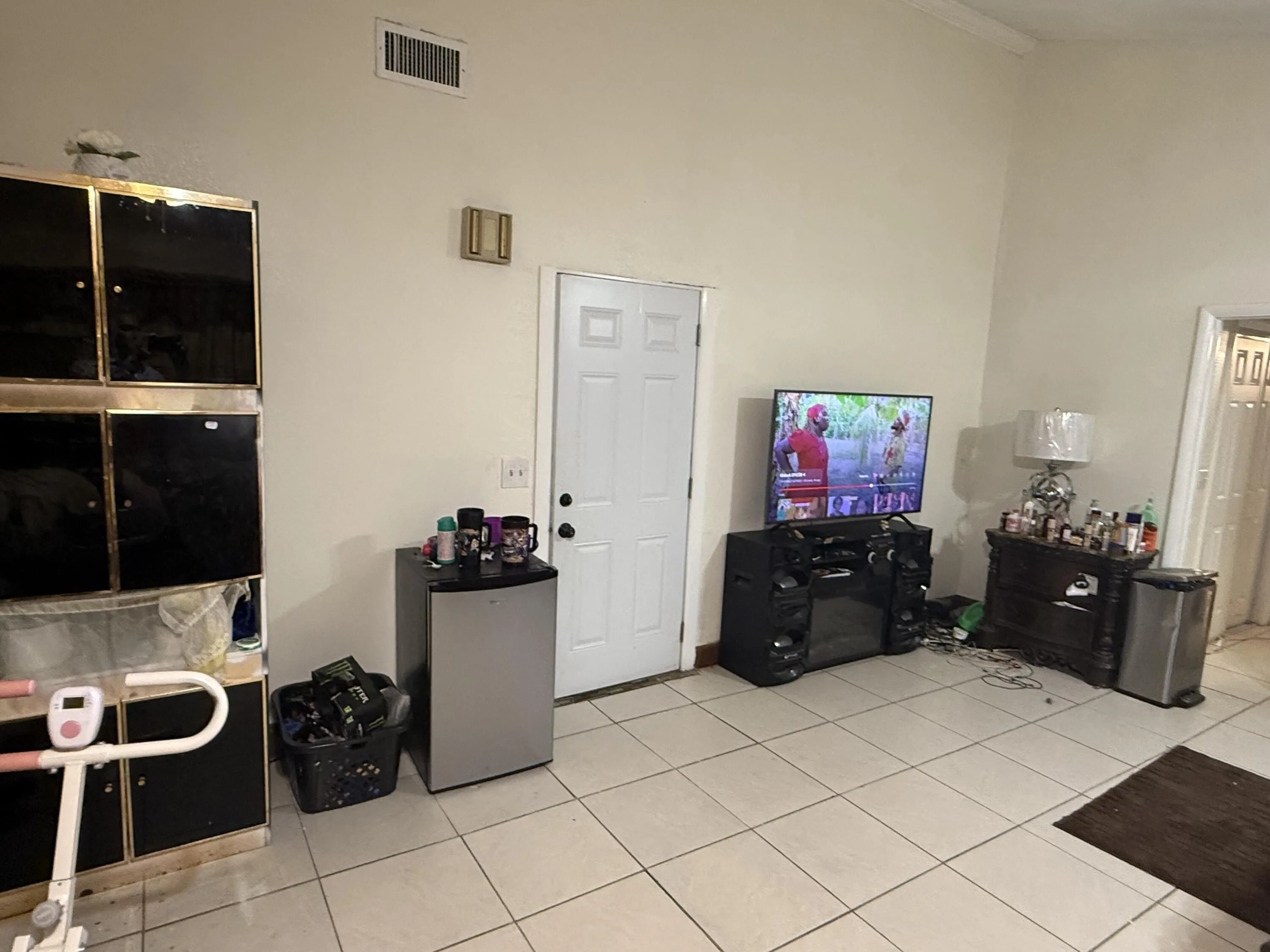1323 Scottsdale Road E