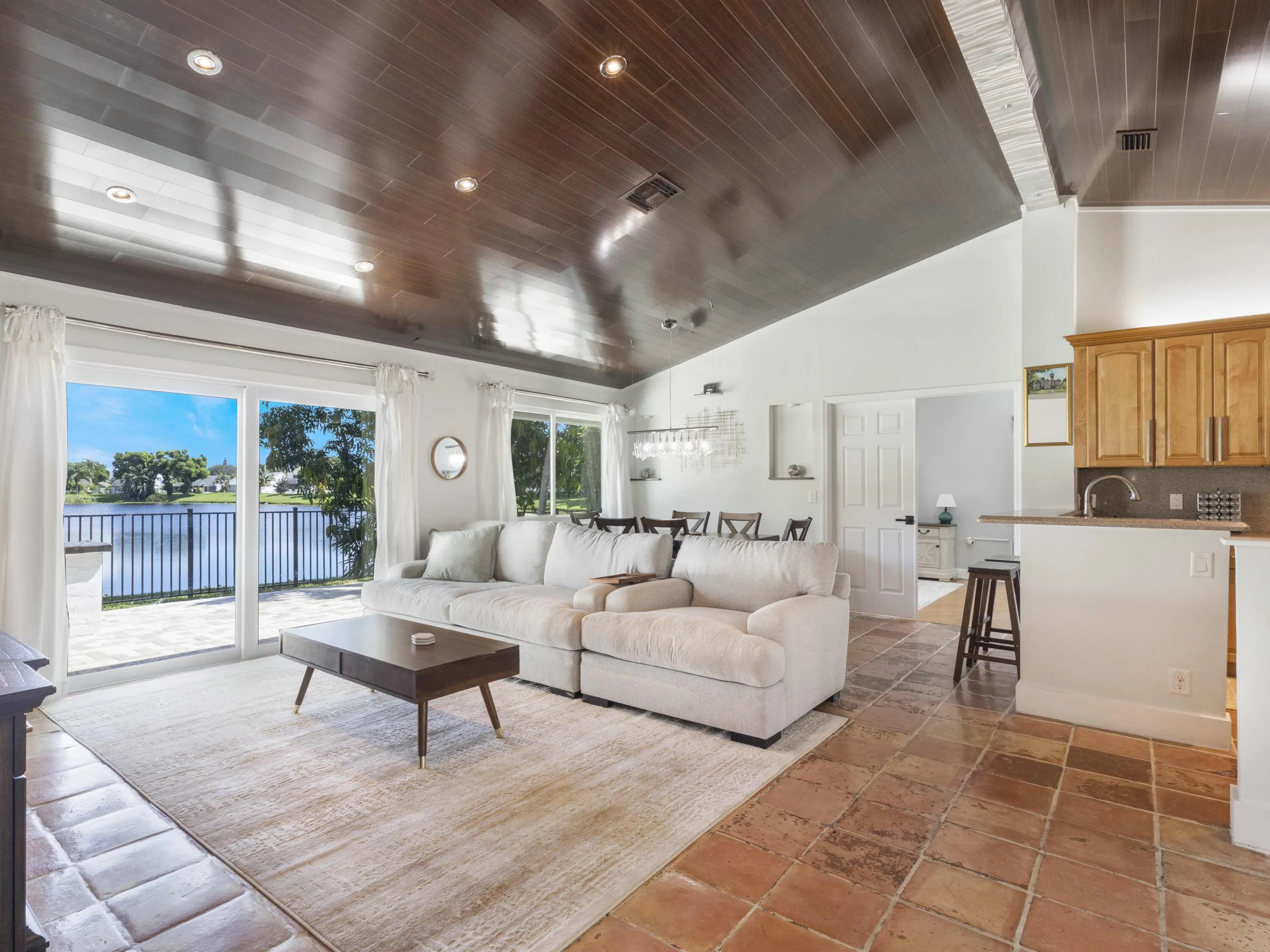 1812 Edgewater Drive
