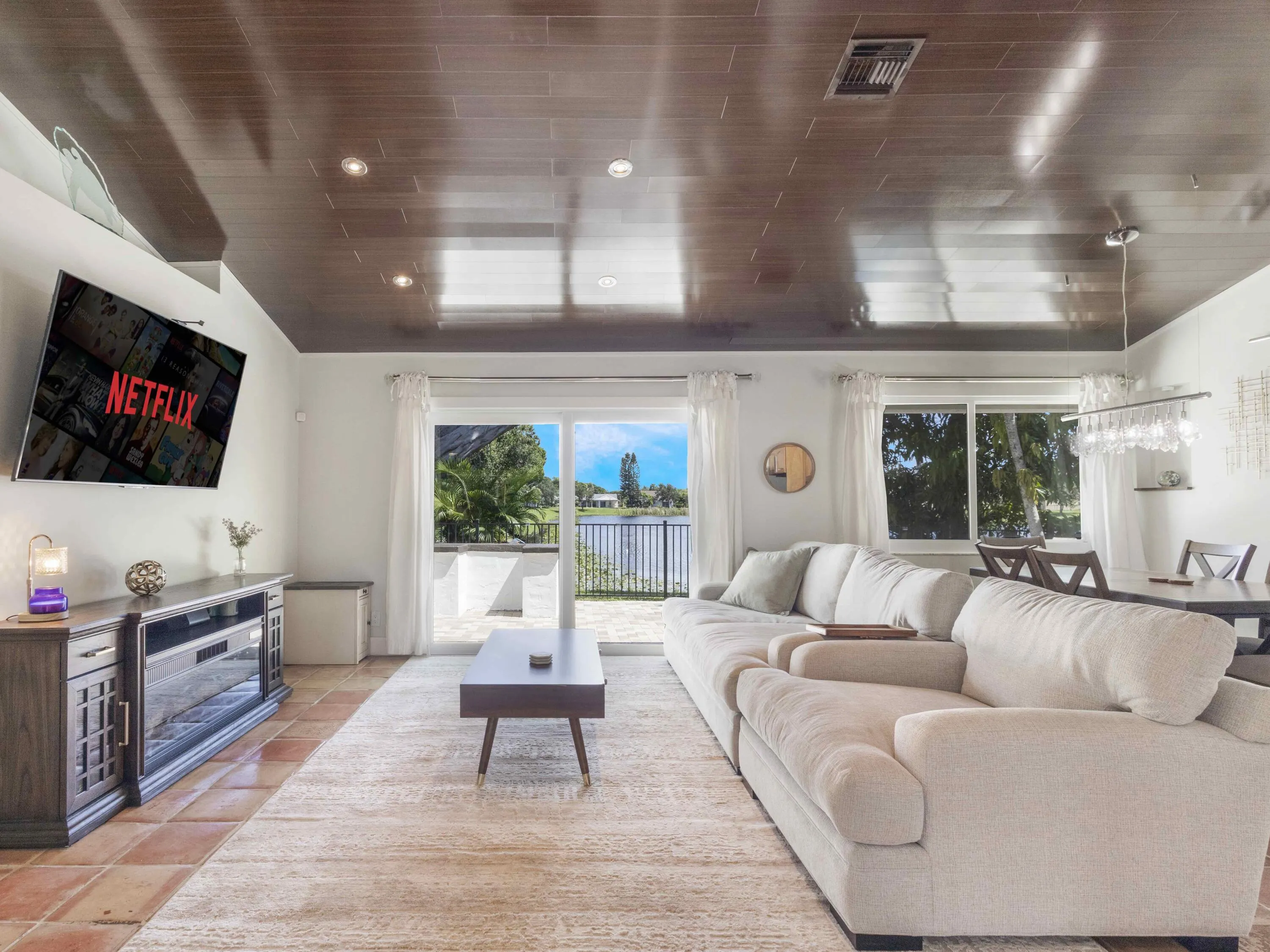 1812 Edgewater Drive