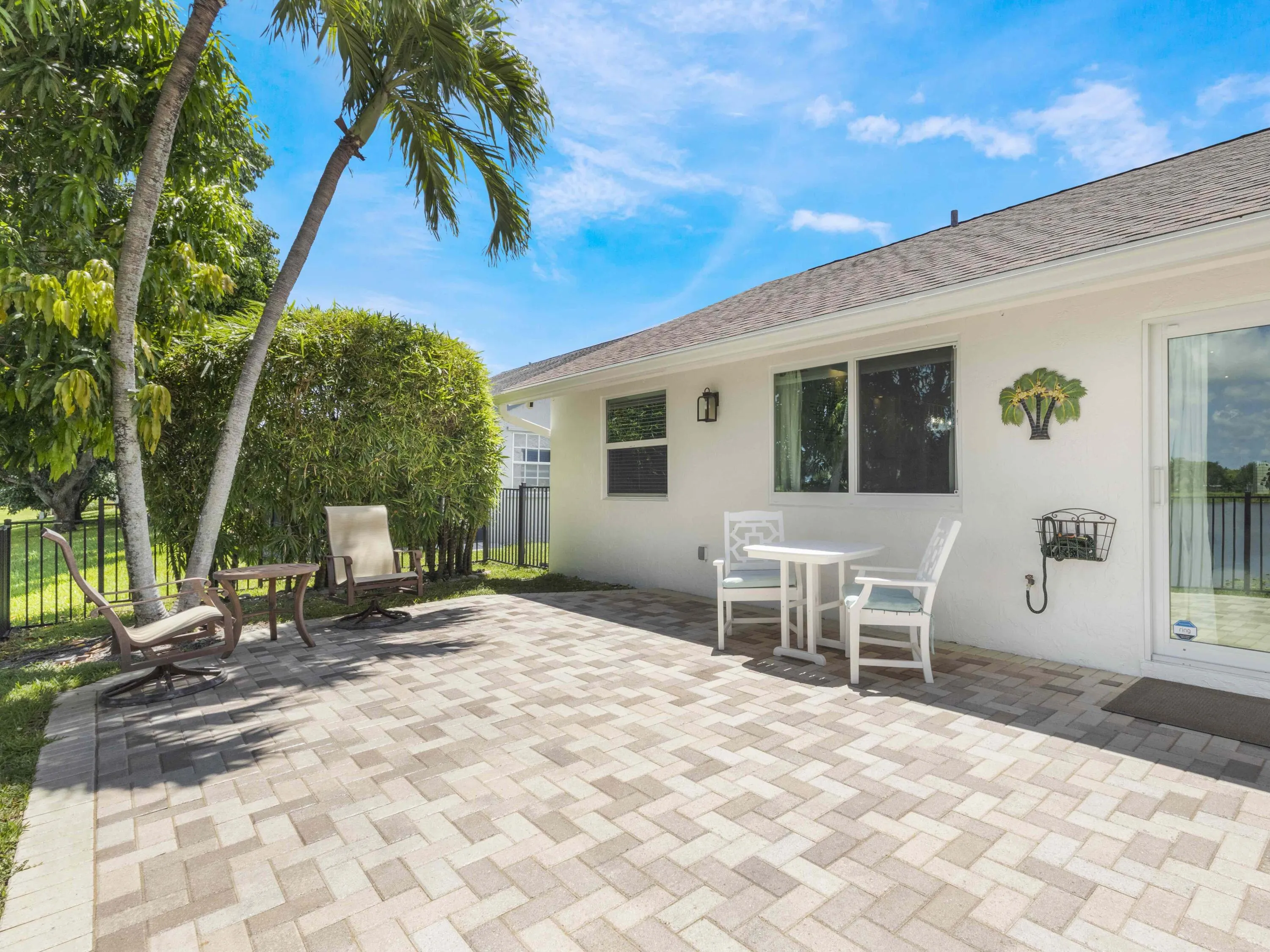 1812 Edgewater Drive