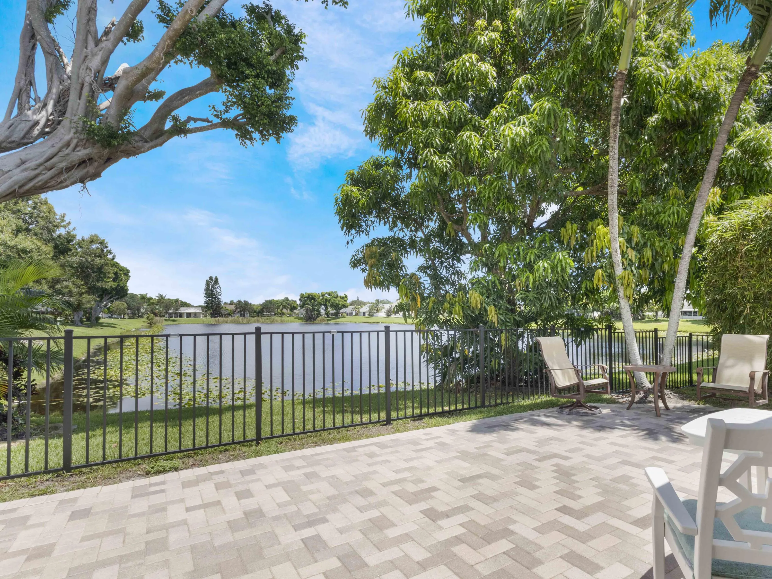 1812 Edgewater Drive