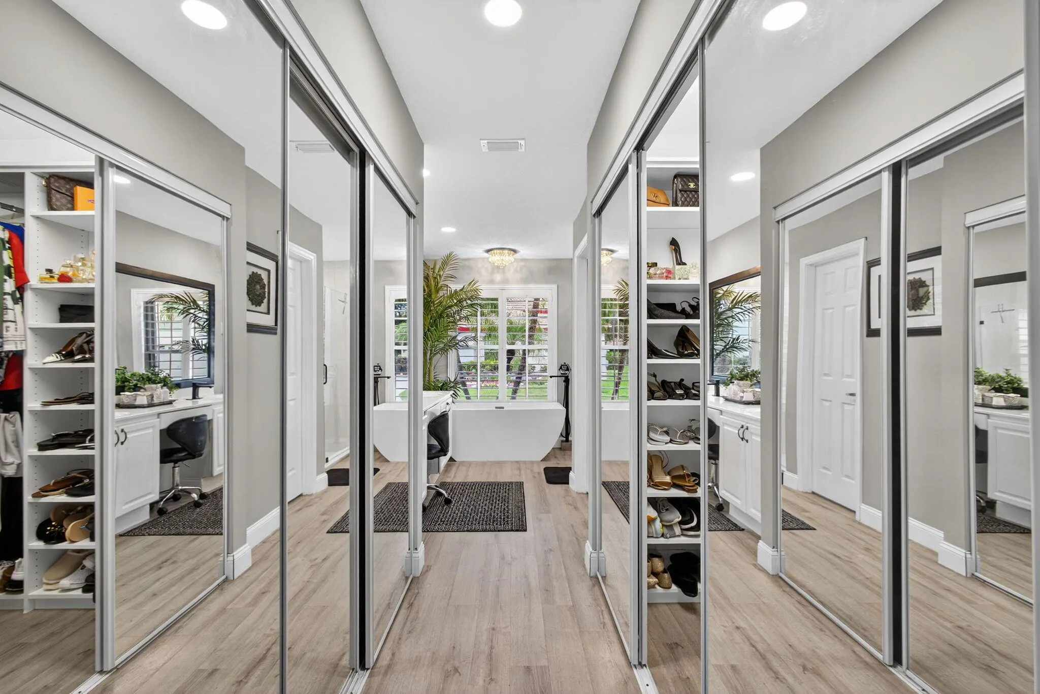 7033 Galleon Cove