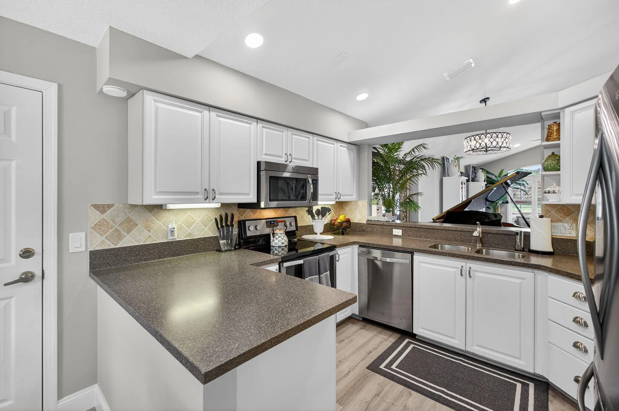 7033 Galleon Cove