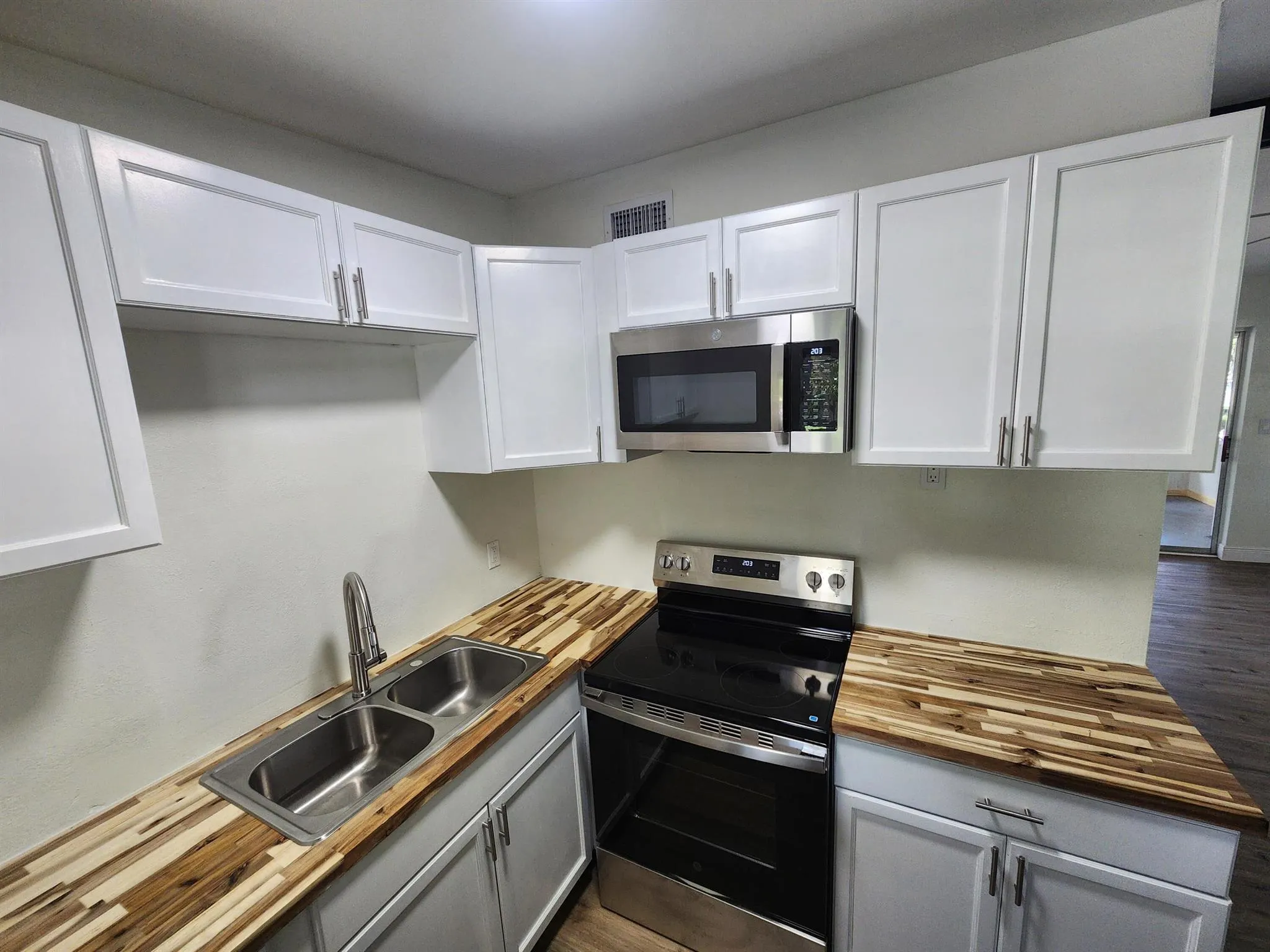 809 SE 10th Street