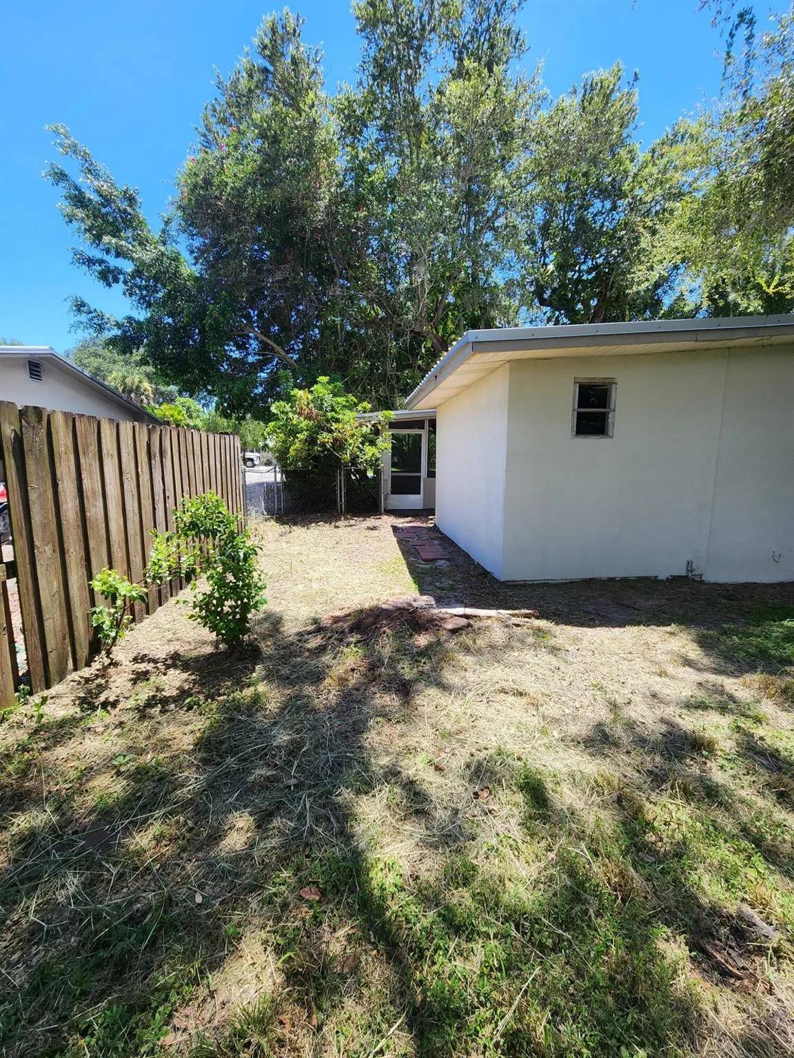 809 SE 10th Street