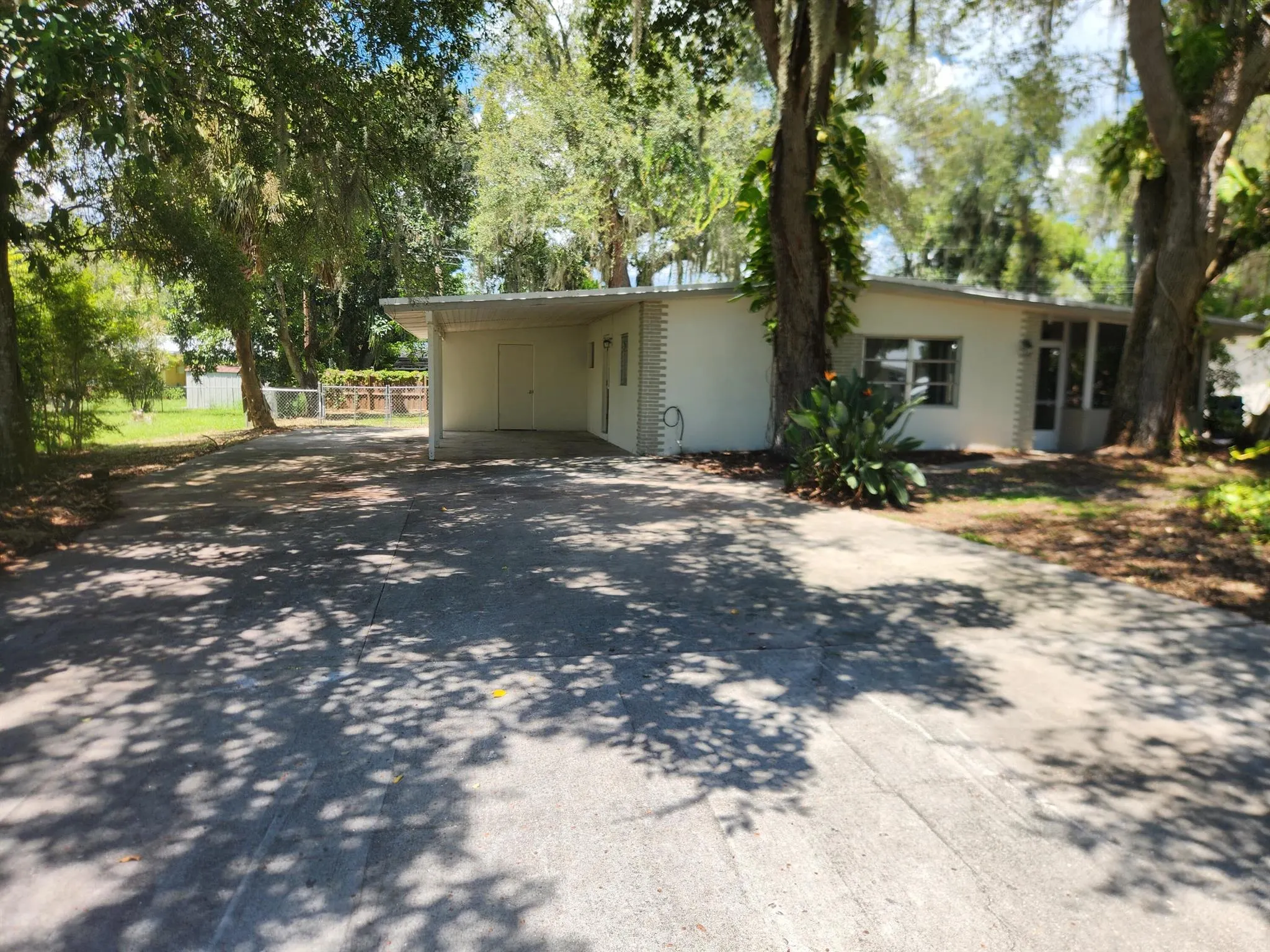 809 SE 10th Street