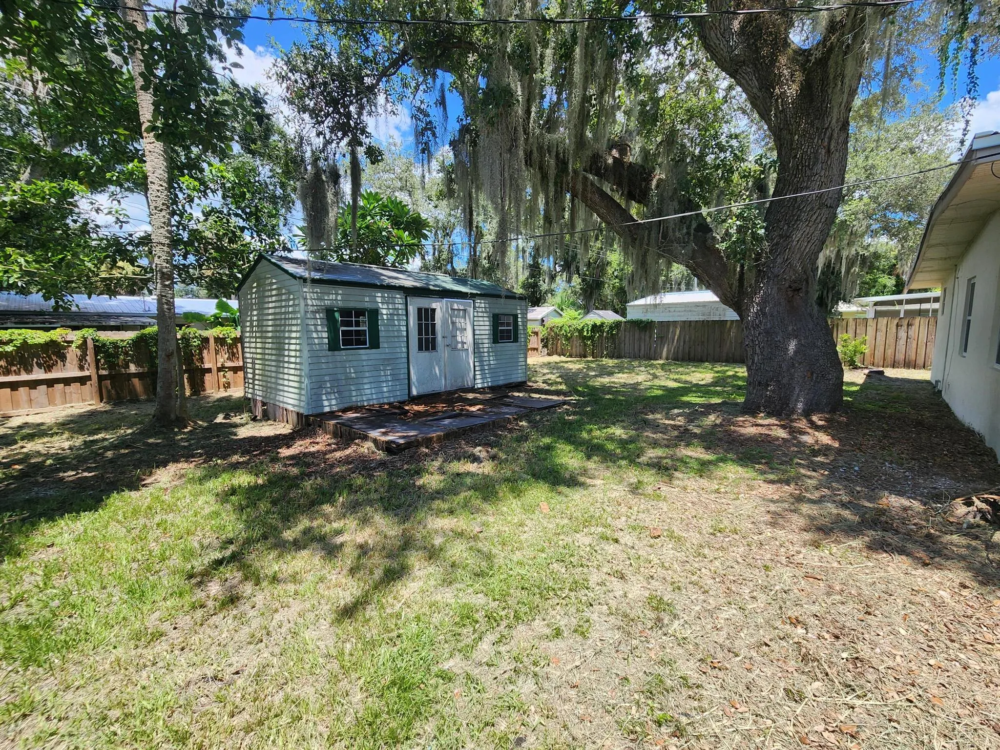 809 SE 10th Street