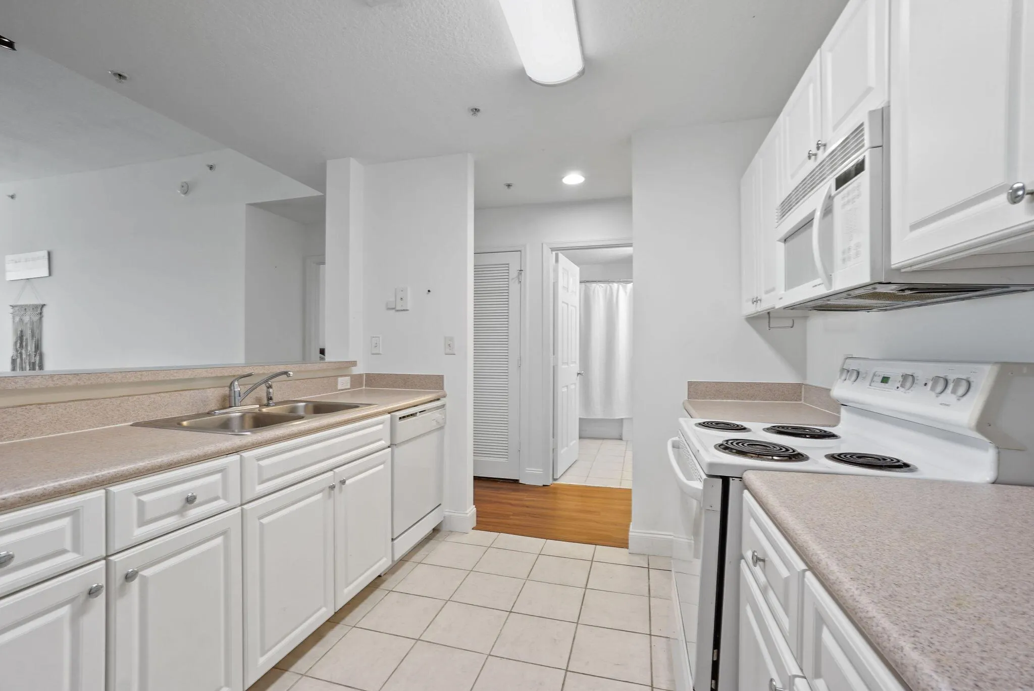 1200 Town Center Drive, #401