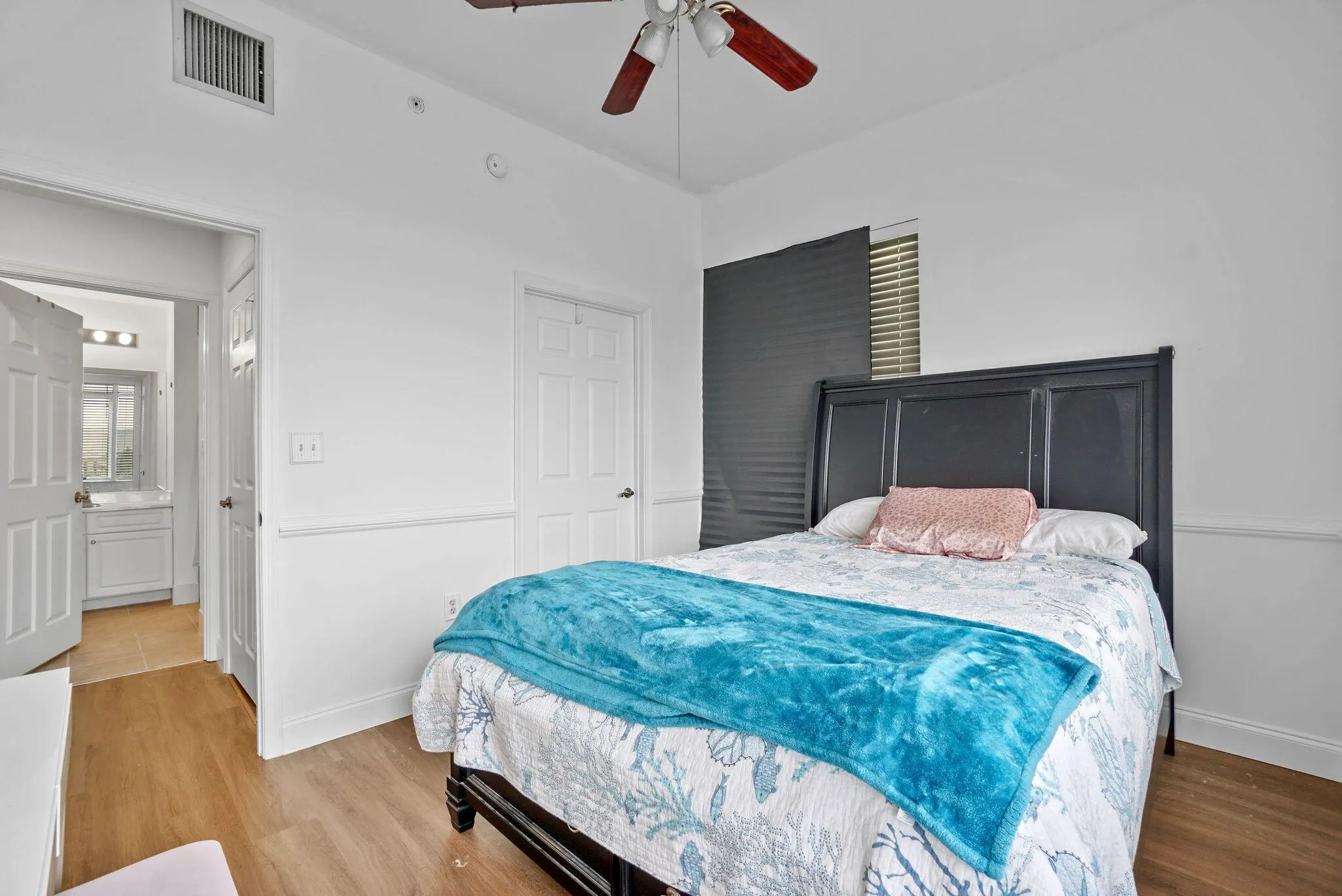 1200 Town Center Drive, #401