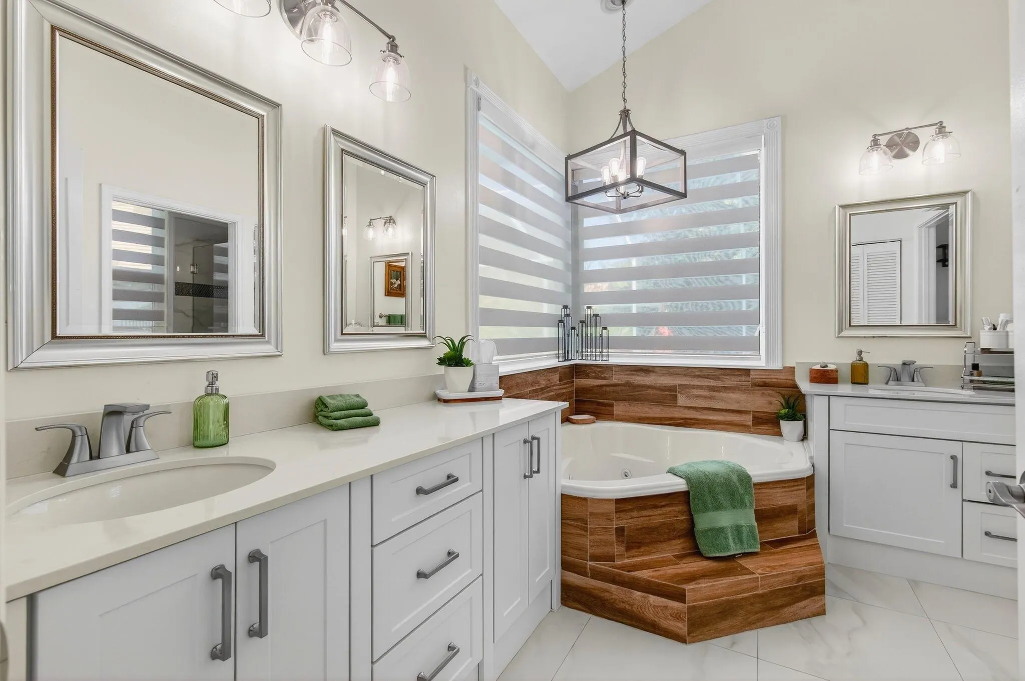 2736 Devon Court