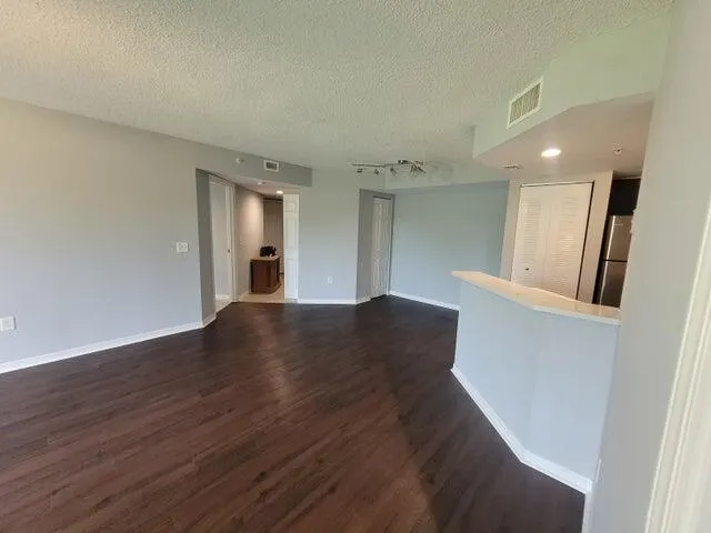 4155 N Haverhill Road, #1407