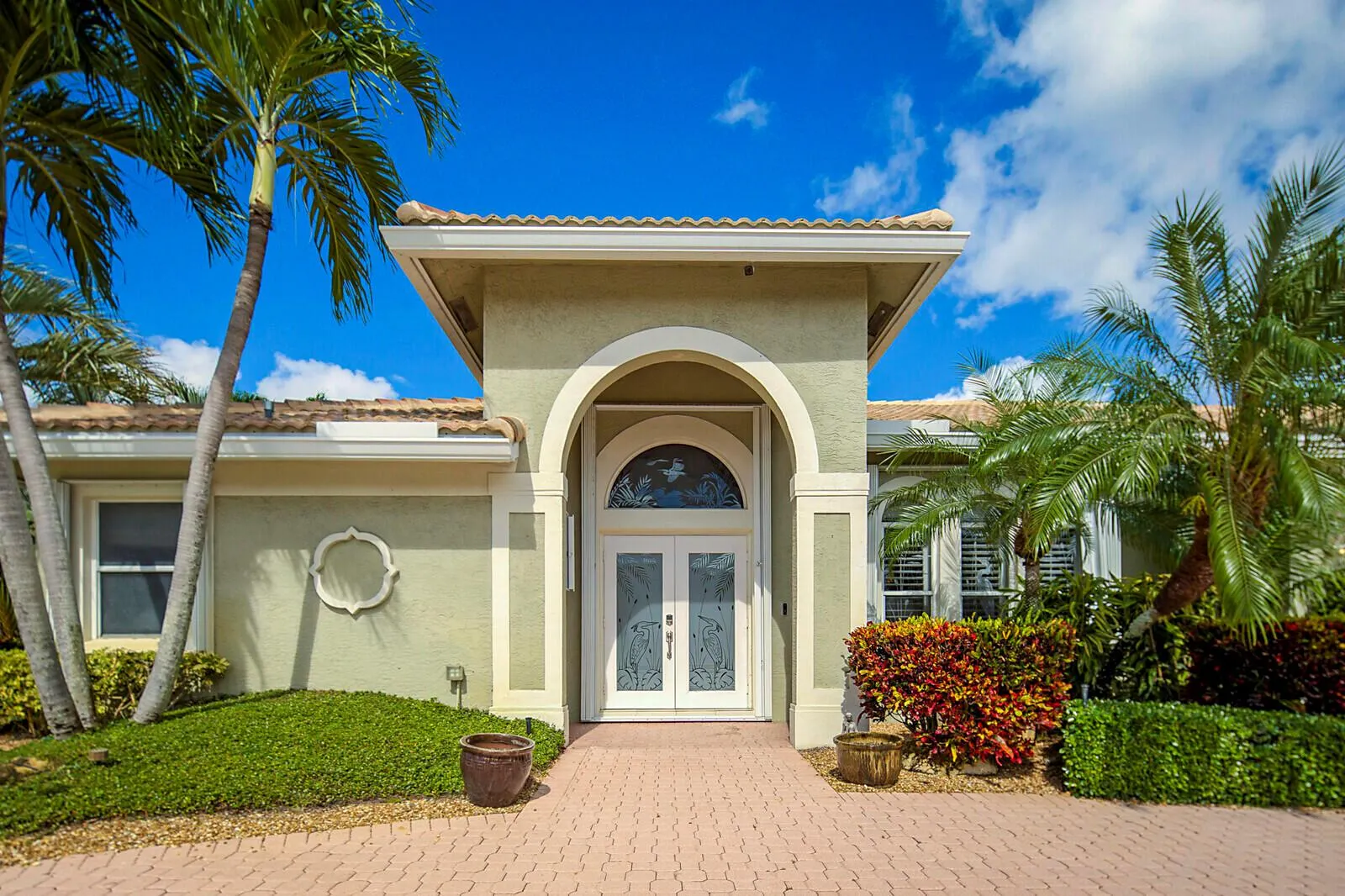 9525 Cross Creek Drive