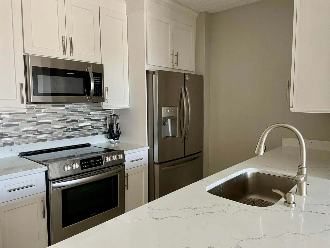 630 S Sapodilla Avenue, #431