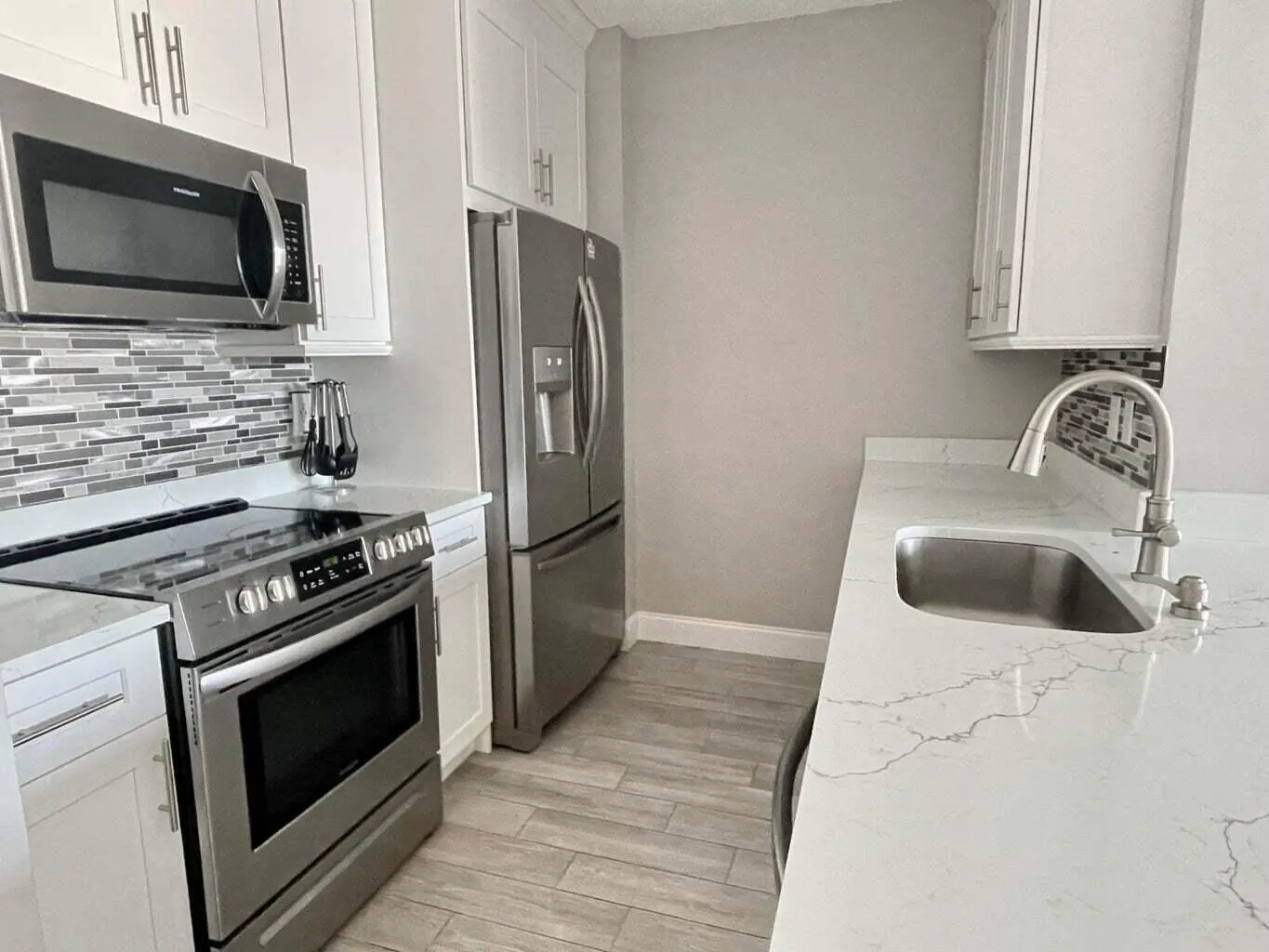 630 S Sapodilla Avenue, #431