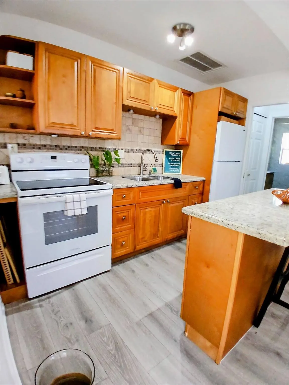 1137 NE 9th Avenue, #1137 S