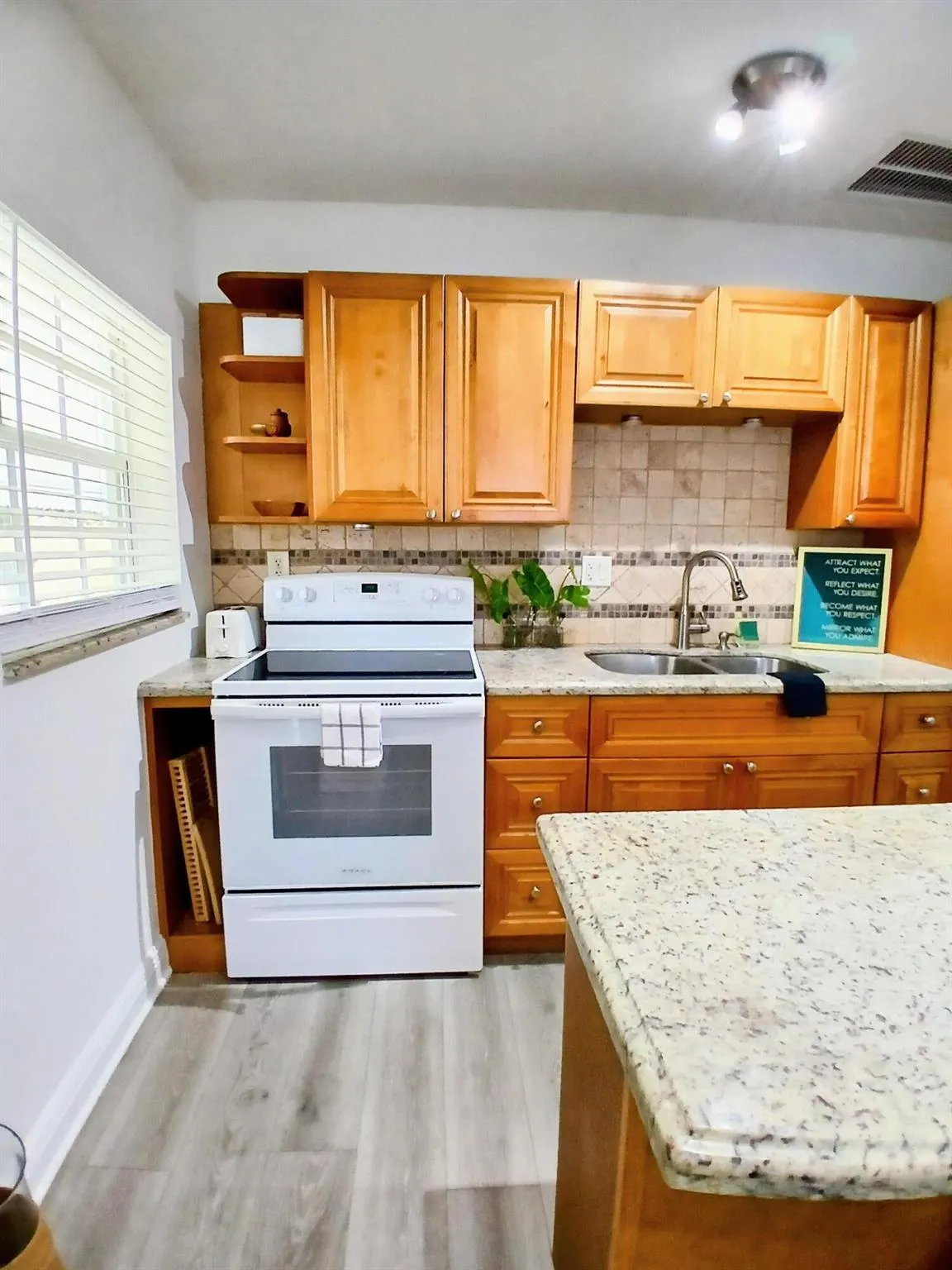 1137 NE 9th Avenue, #1137 S