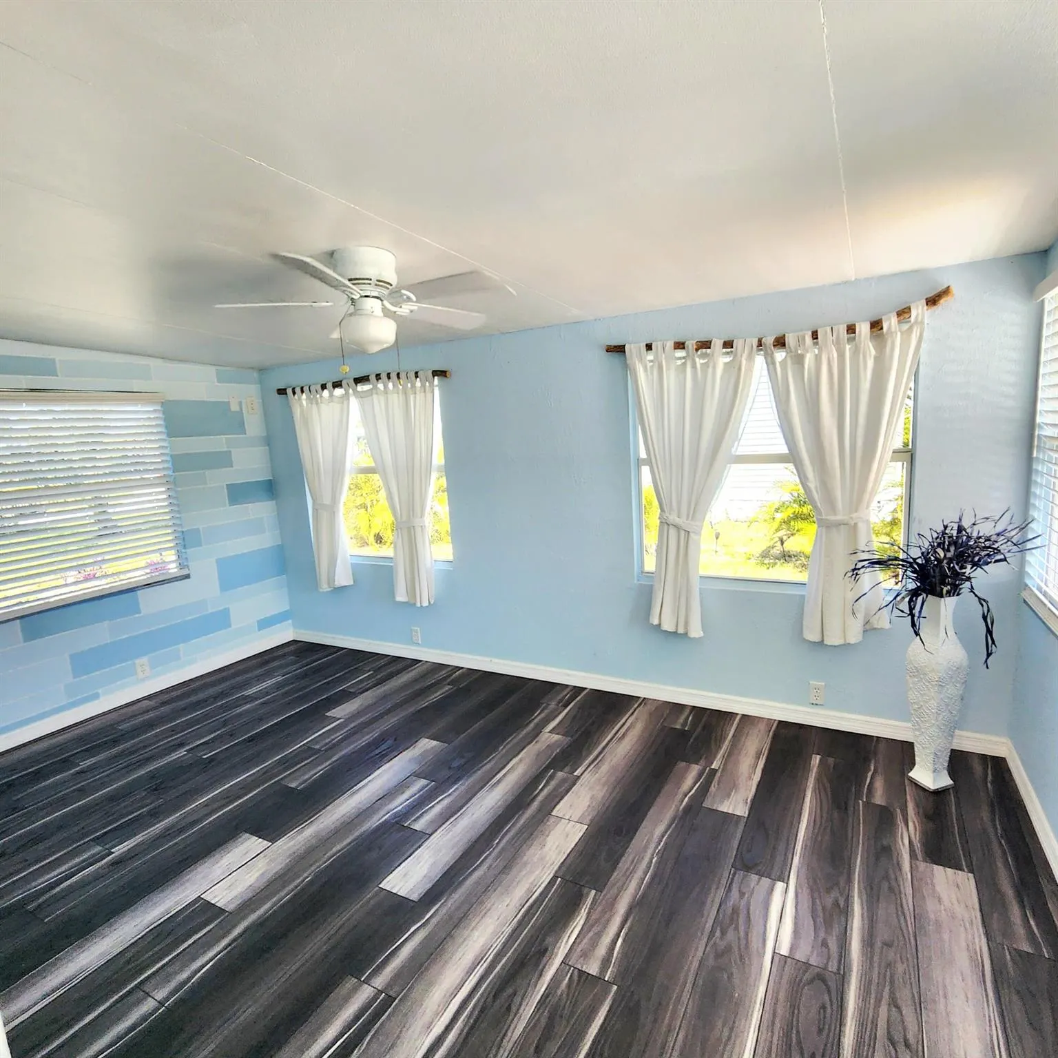 162 S Warner Drive