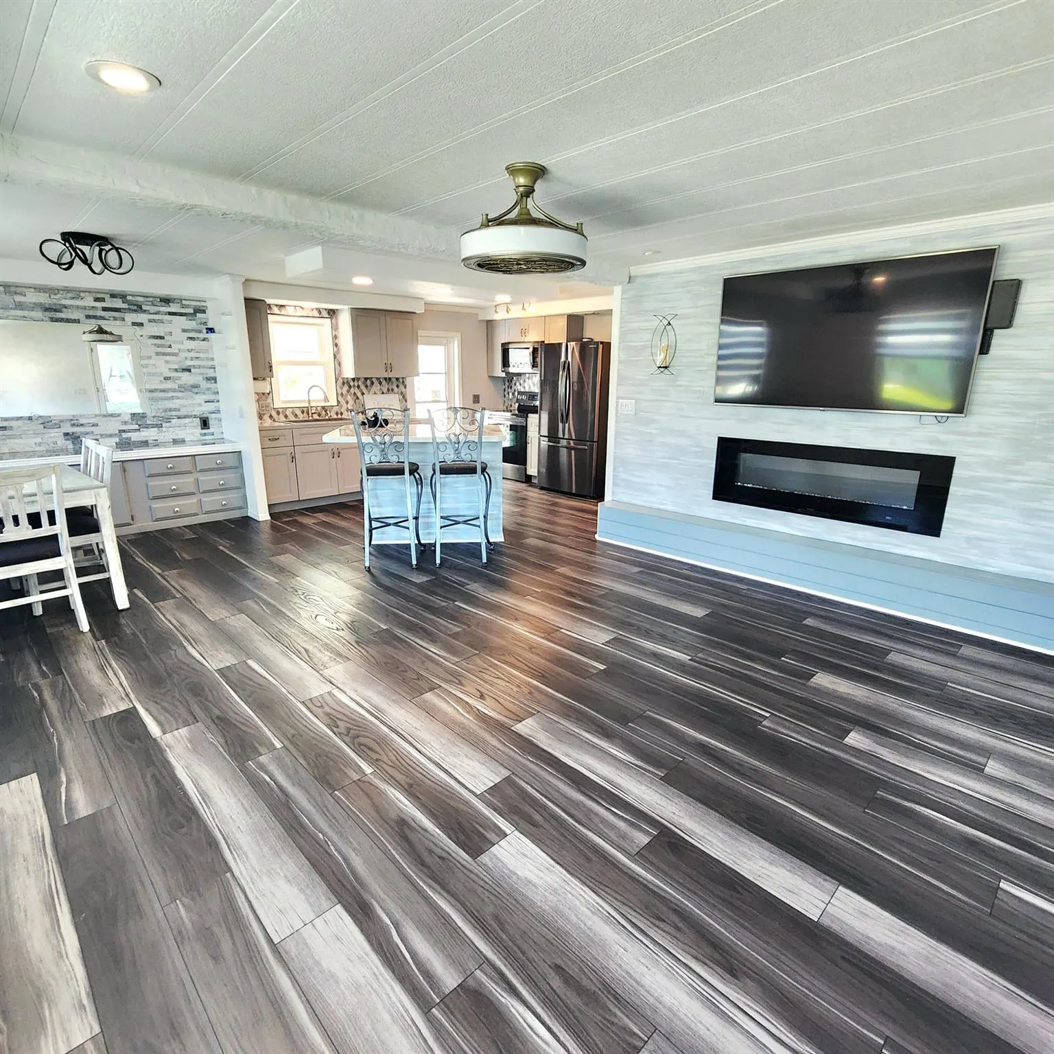 162 S Warner Drive