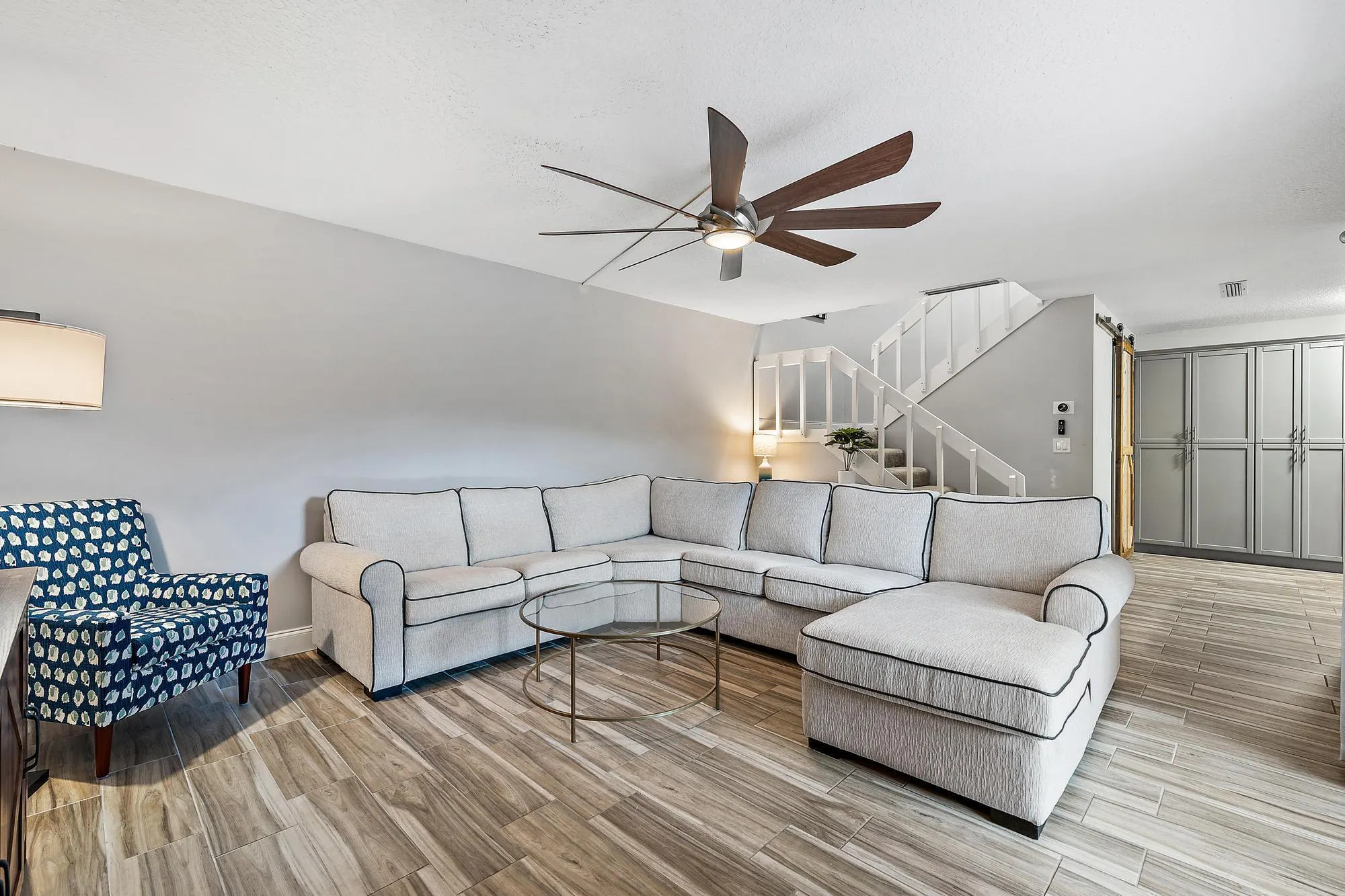 825 Center Street, #1b