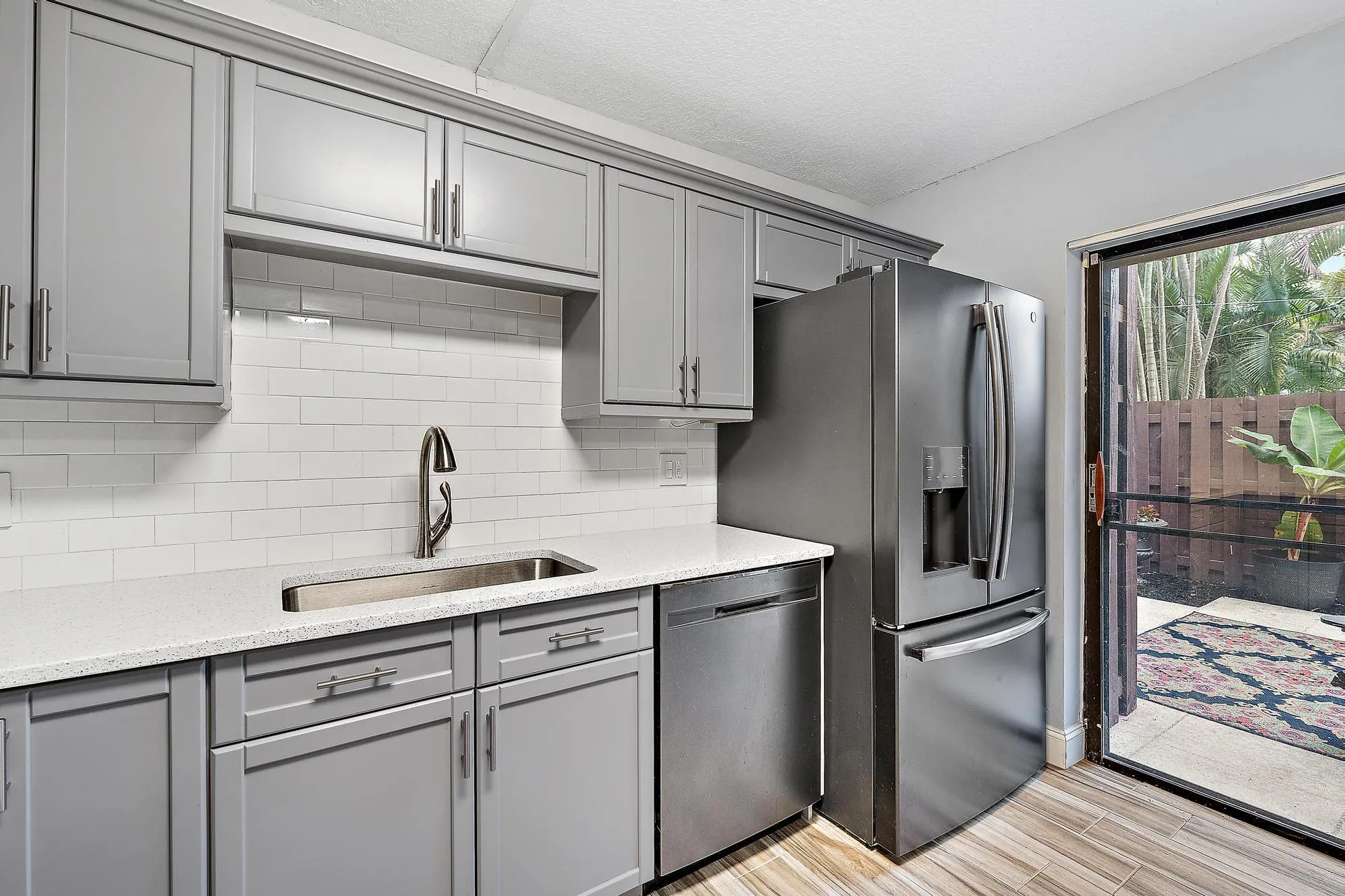 825 Center Street, #1b