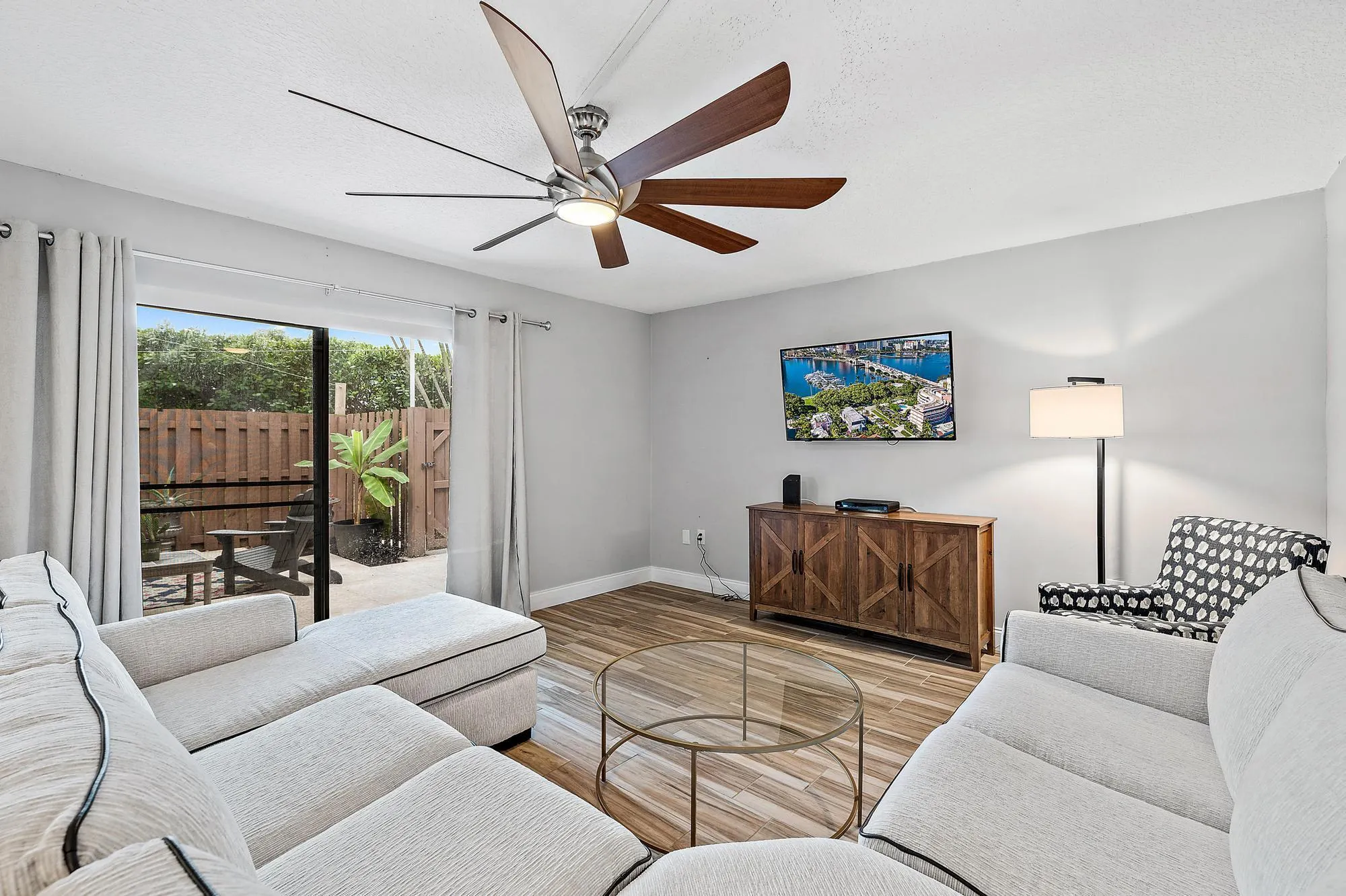 825 Center Street, #1b