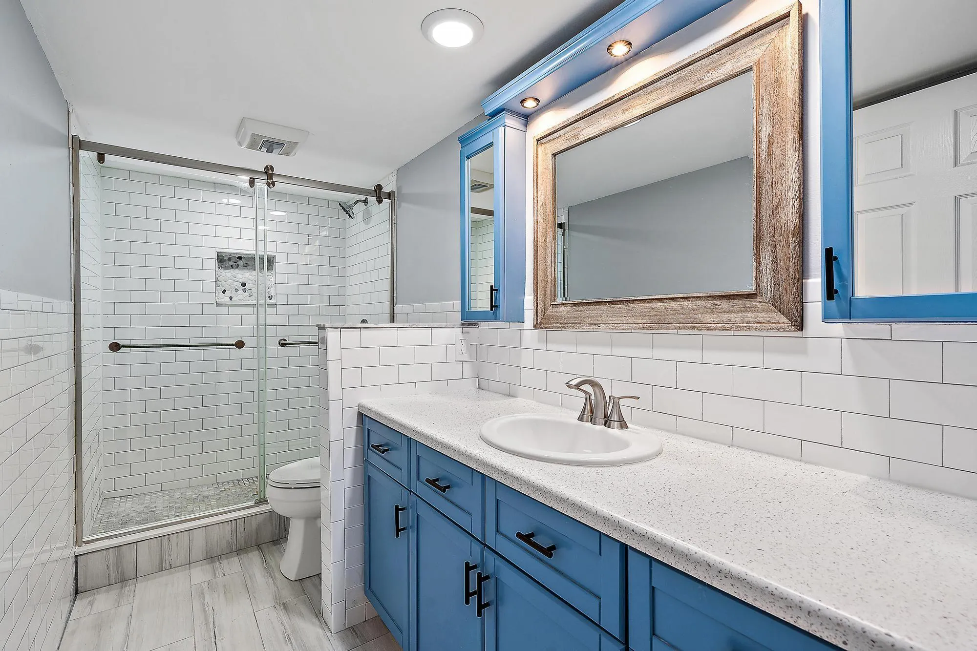 825 Center Street, #1b