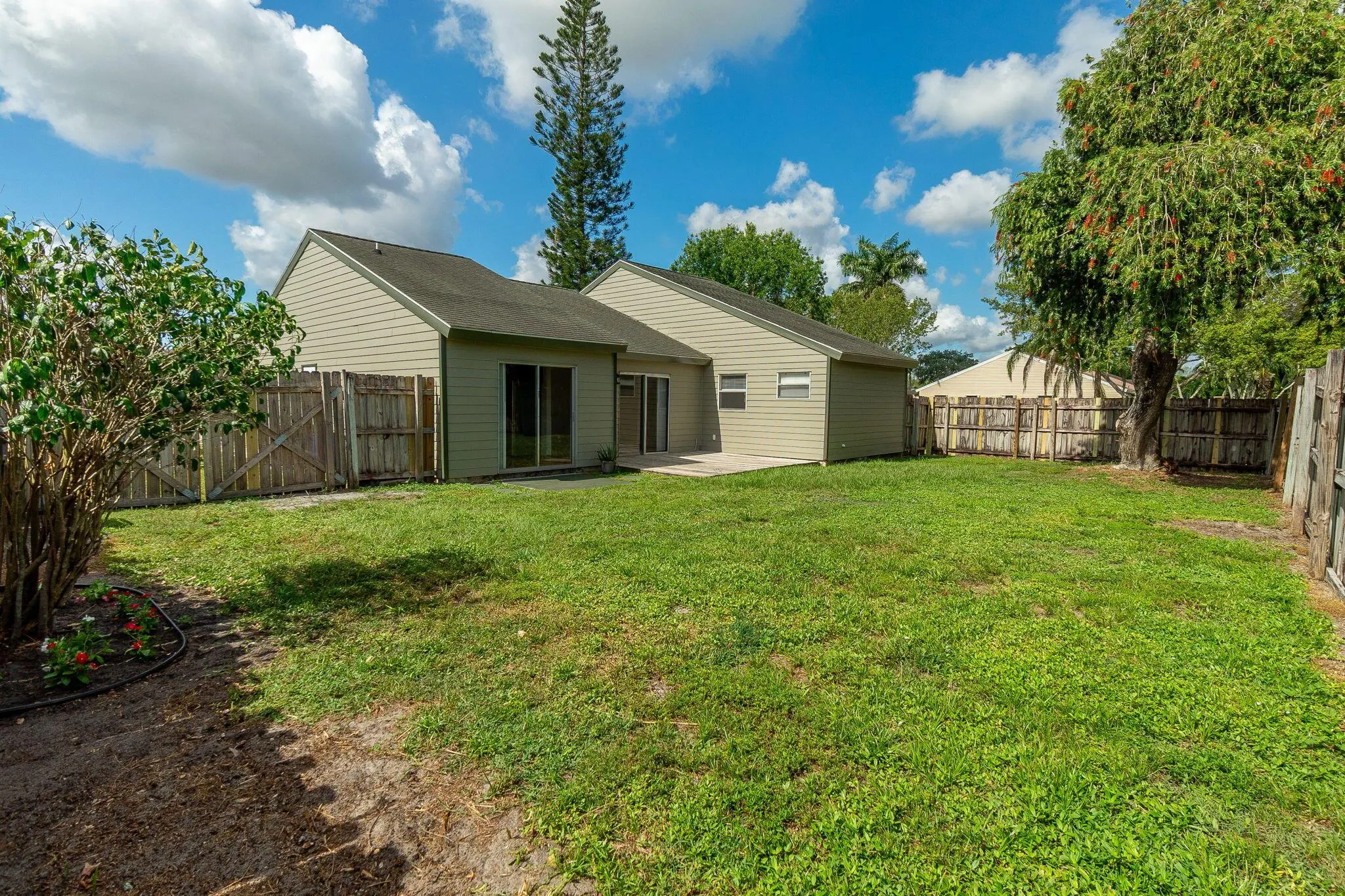 7786 Blairwood Circle N