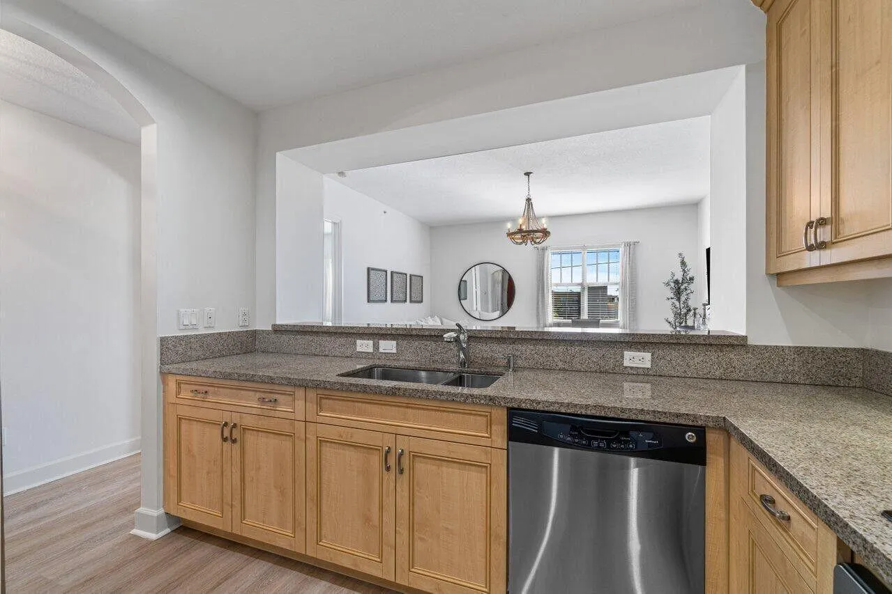 200 NE 2nd Avenue, #401