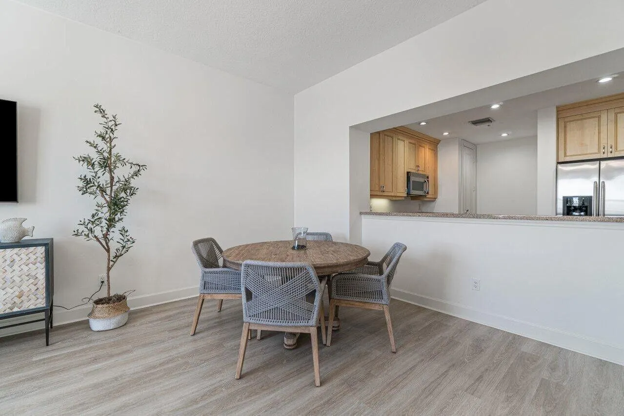 200 NE 2nd Avenue, #401