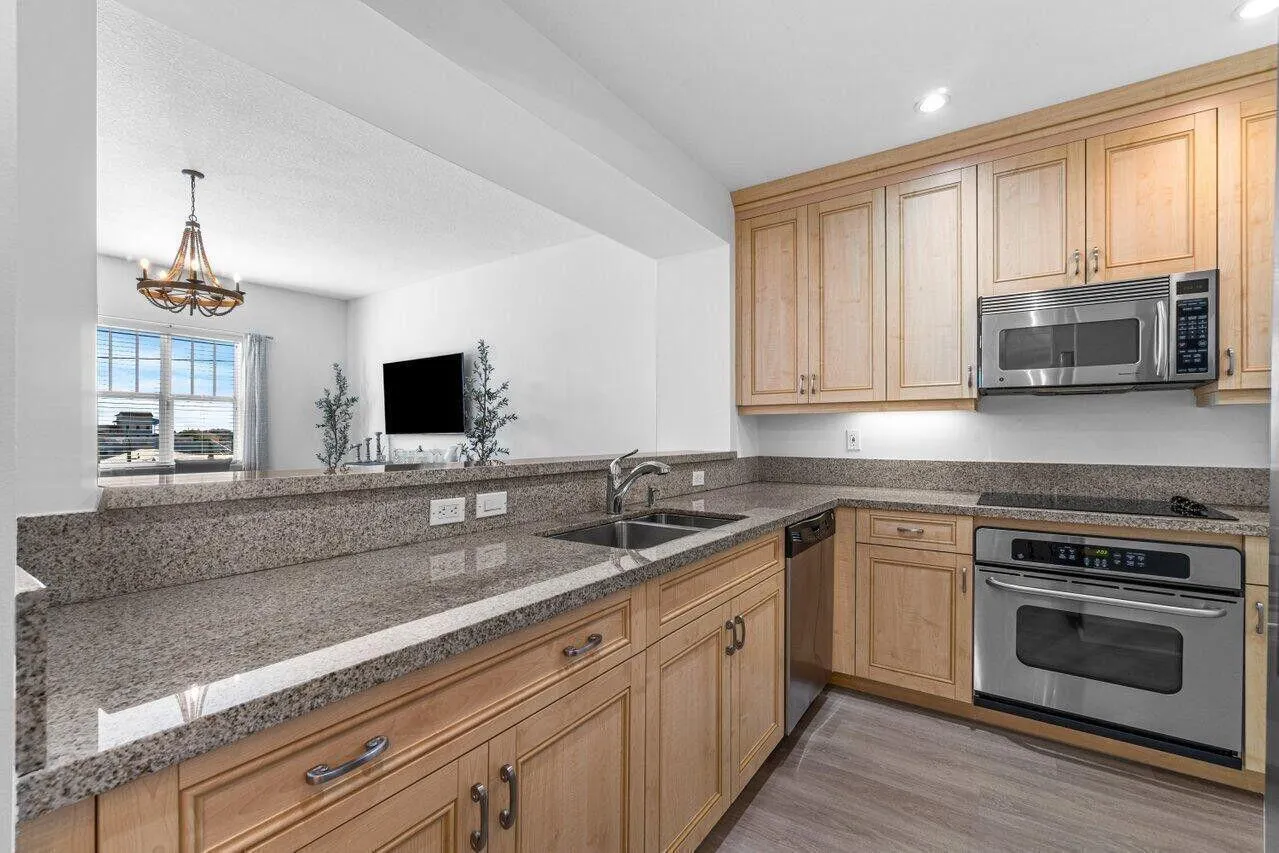 200 NE 2nd Avenue, #401