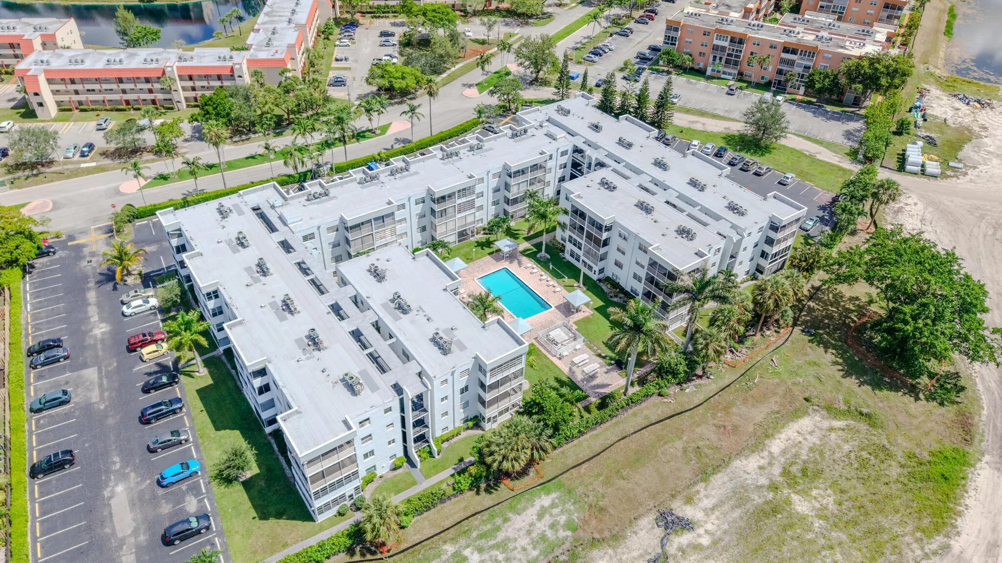3000 E Sunrise Lakes Dr Drive E, #322